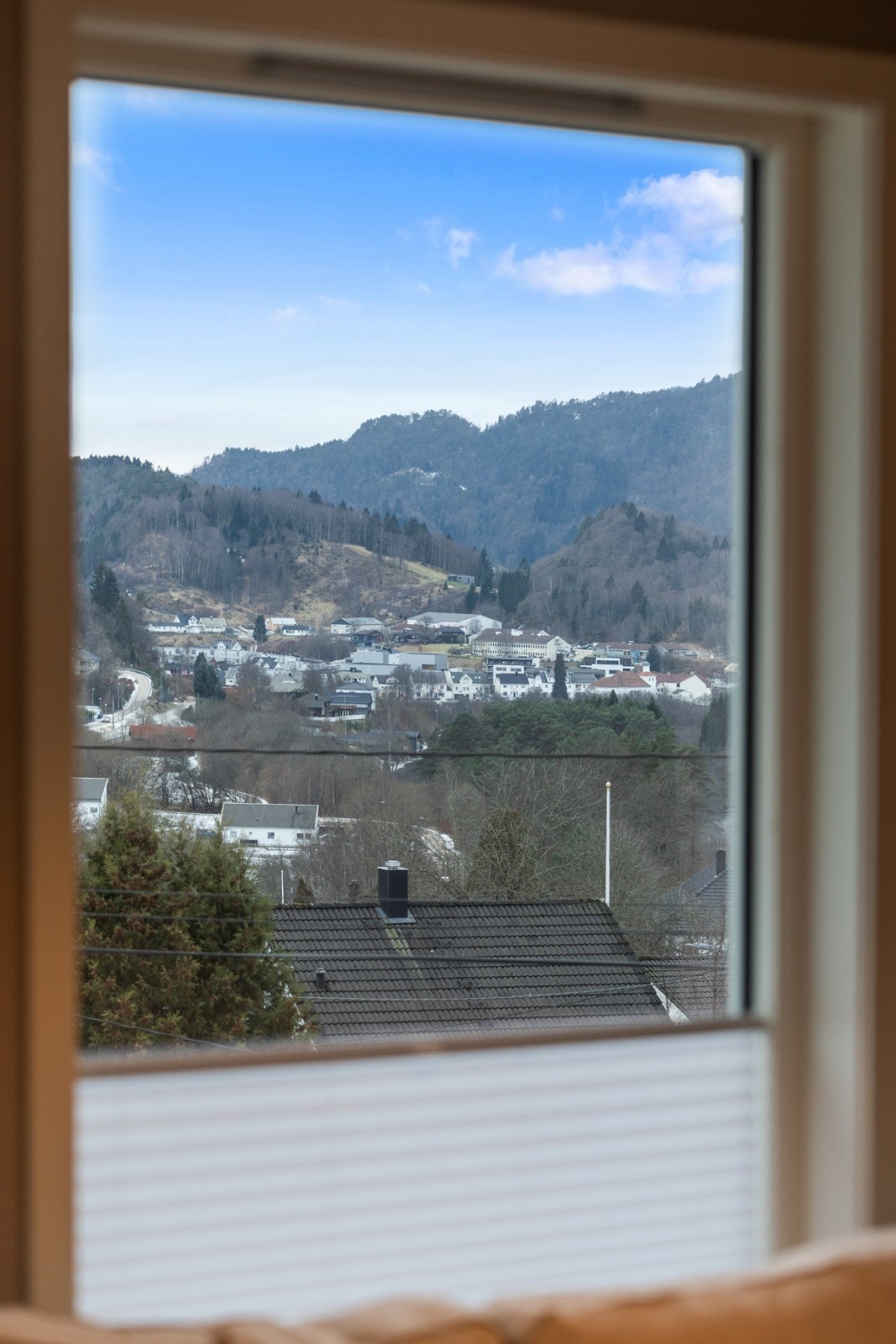 Fra stuen er det flott utsikt. Galleribilde