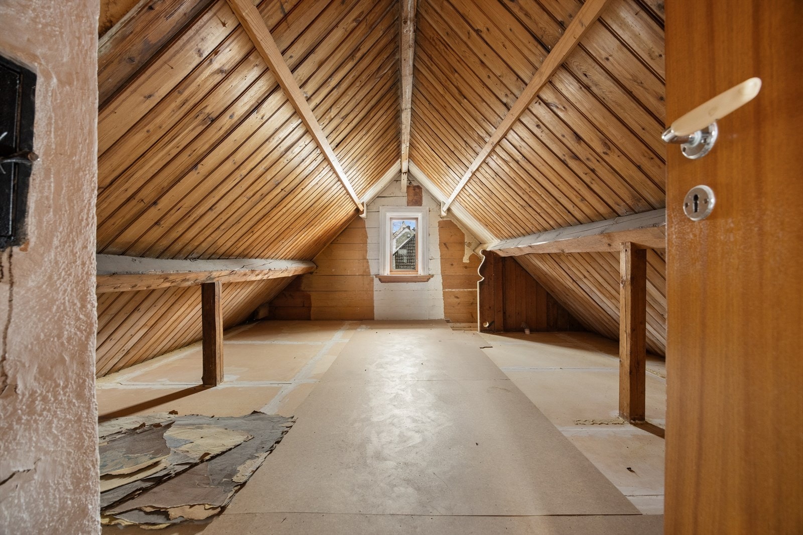 Uinnredet loft. Galleribilde