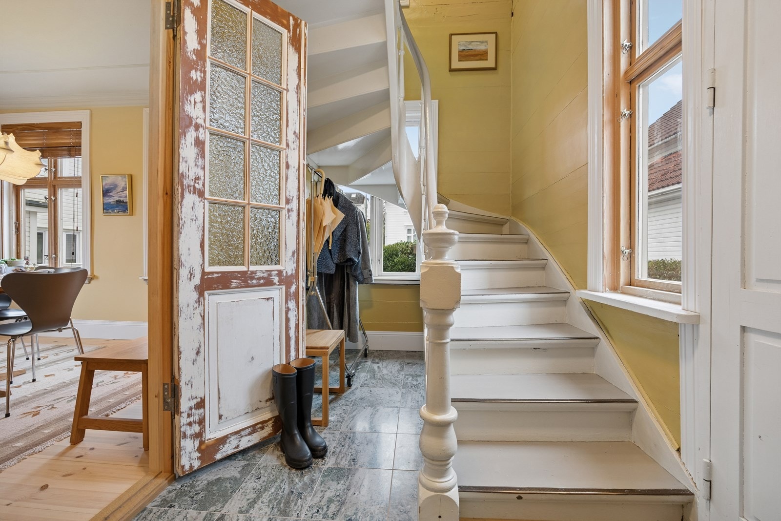 Nye marmorfliser fra Ulvfen og ny gulvvarme (2024). Galleribilde