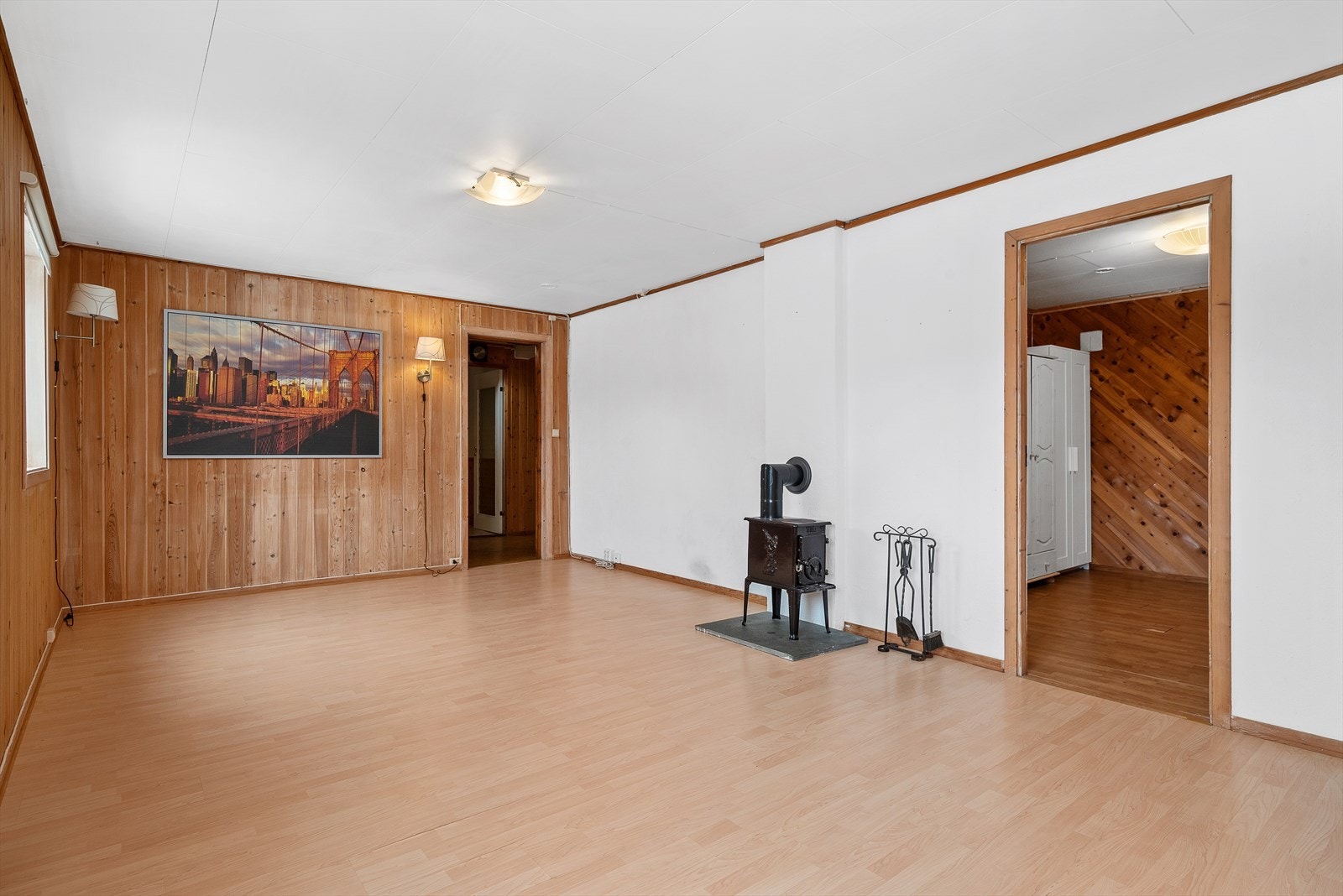 Sokkeletasjens stue strekker seg over hele 22 kvm, som gir en rekke møbleringsmuligheter! Galleribilde