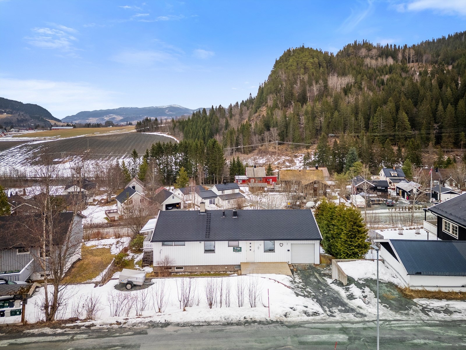 Eiendommen har også nærhet til flotte tur- og friluftsområder Galleribilde