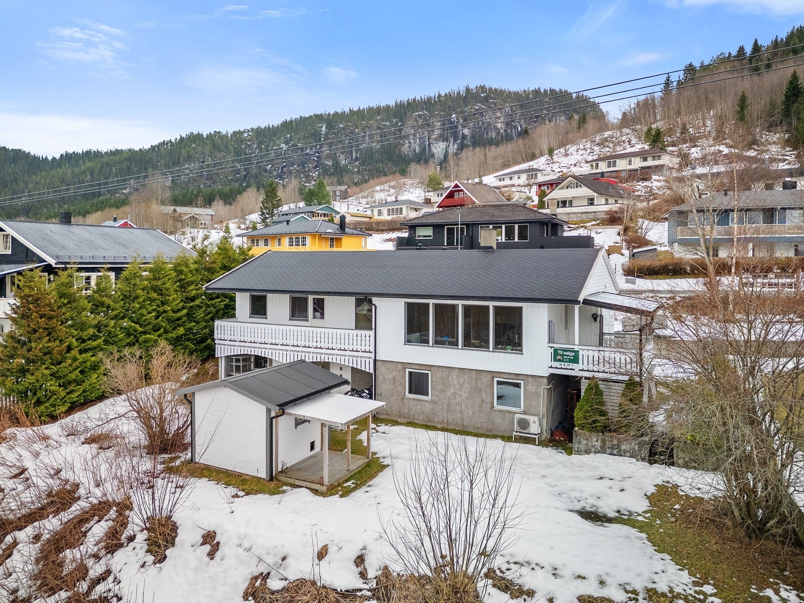 Velkommen til Litjsten 7! - En velholdt, familievennlig enebolig over to plan! Foto: Interiørfoto v/ Haukdal Galleribilde