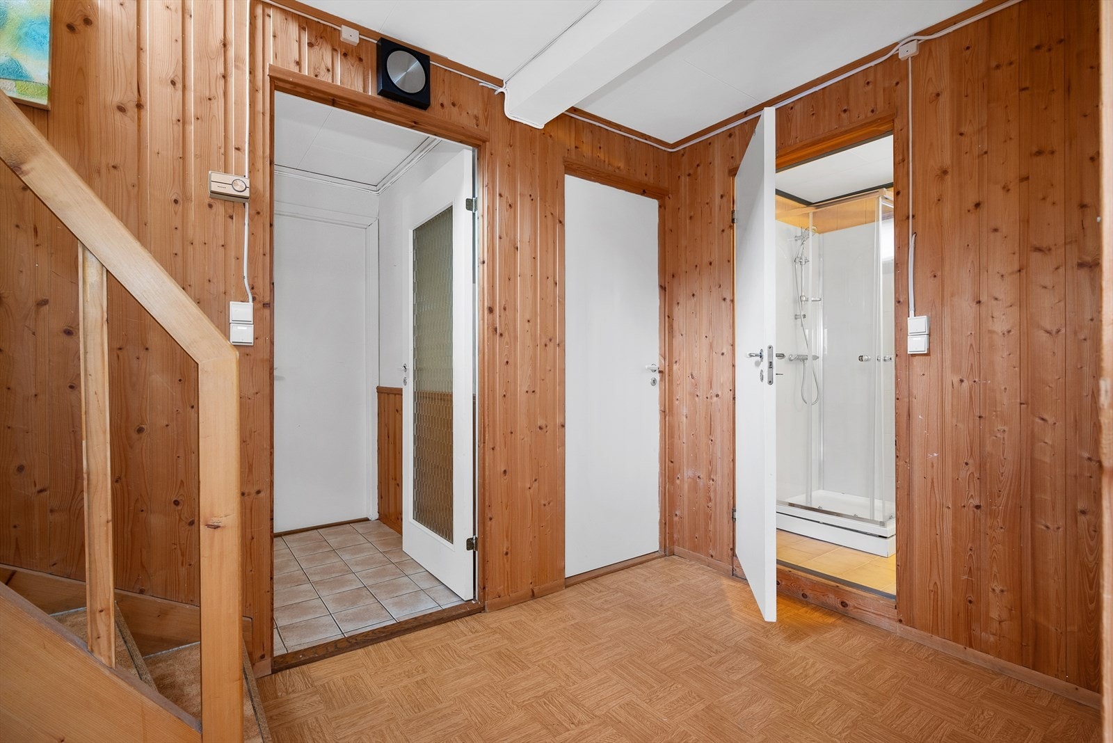 Videre beveger vi oss ned i boligens sokkeletasje. Galleribilde