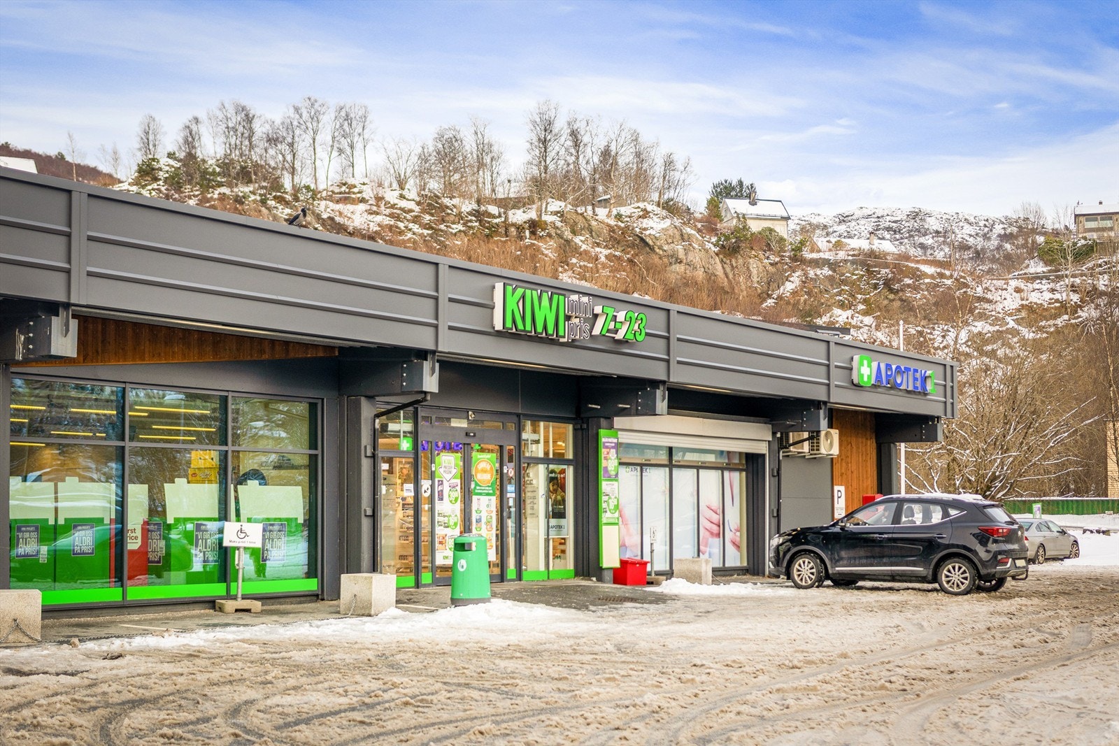 Like utenfor ligger Kiwi Toppe, det er også busstopp like ved med hyppige avganger ved 3-bussen Galleribilde