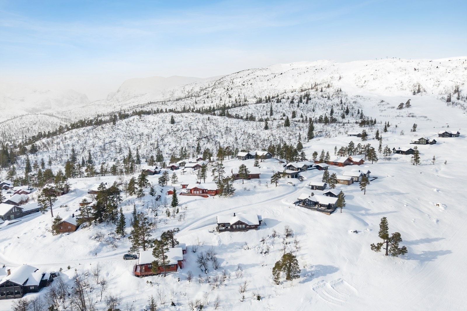 Flott hyttefelt med god plass mellom hyttene Galleribilde