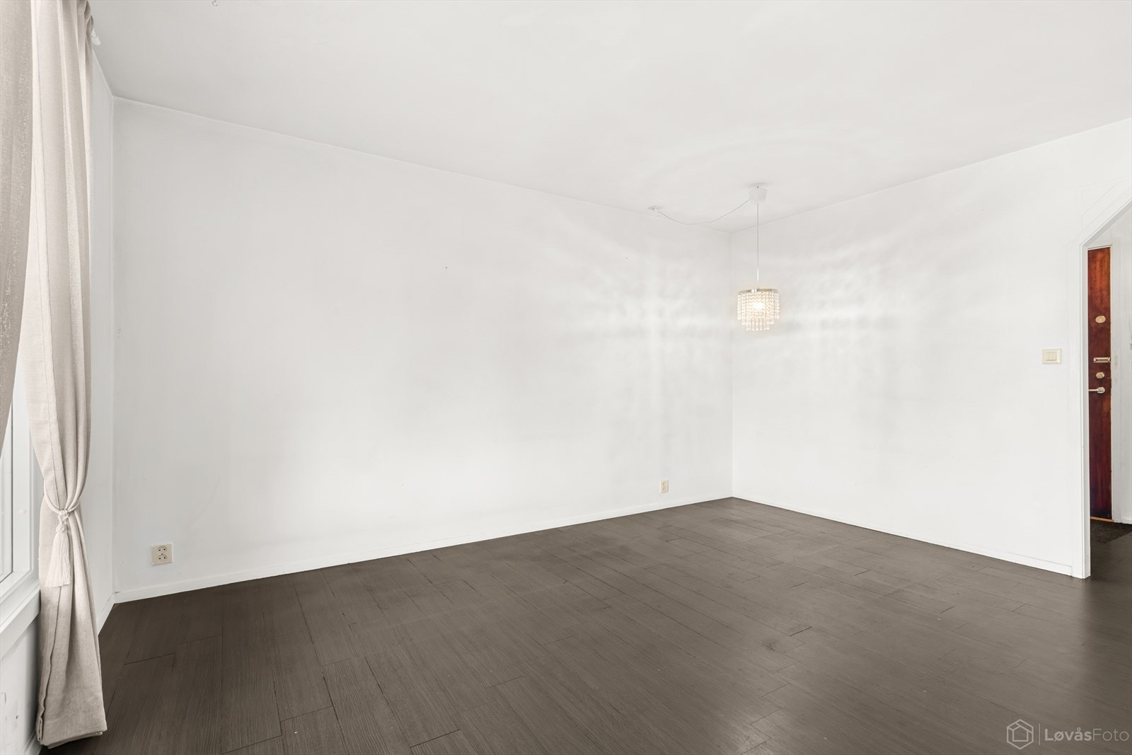 Leiligheten har behov for modernisering. Skap ditt eget drømmehjem! Galleribilde