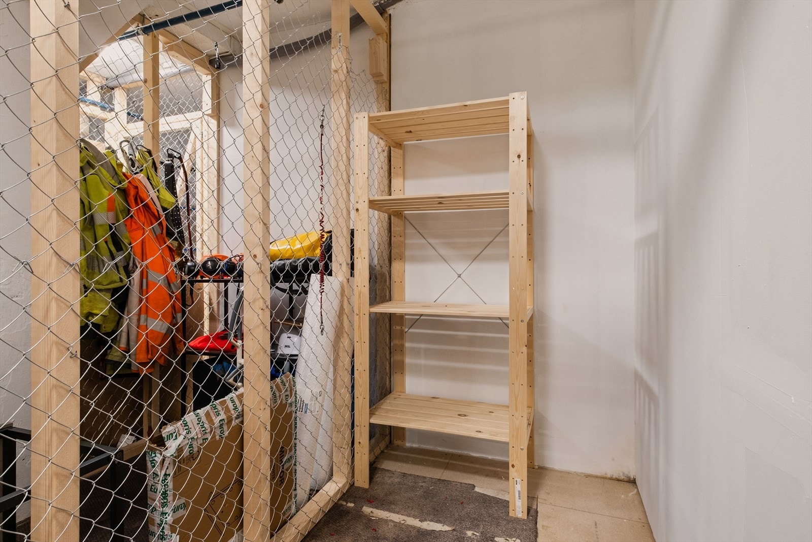 Tilhørende bod i felles kjeller i nr 8. Galleribilde