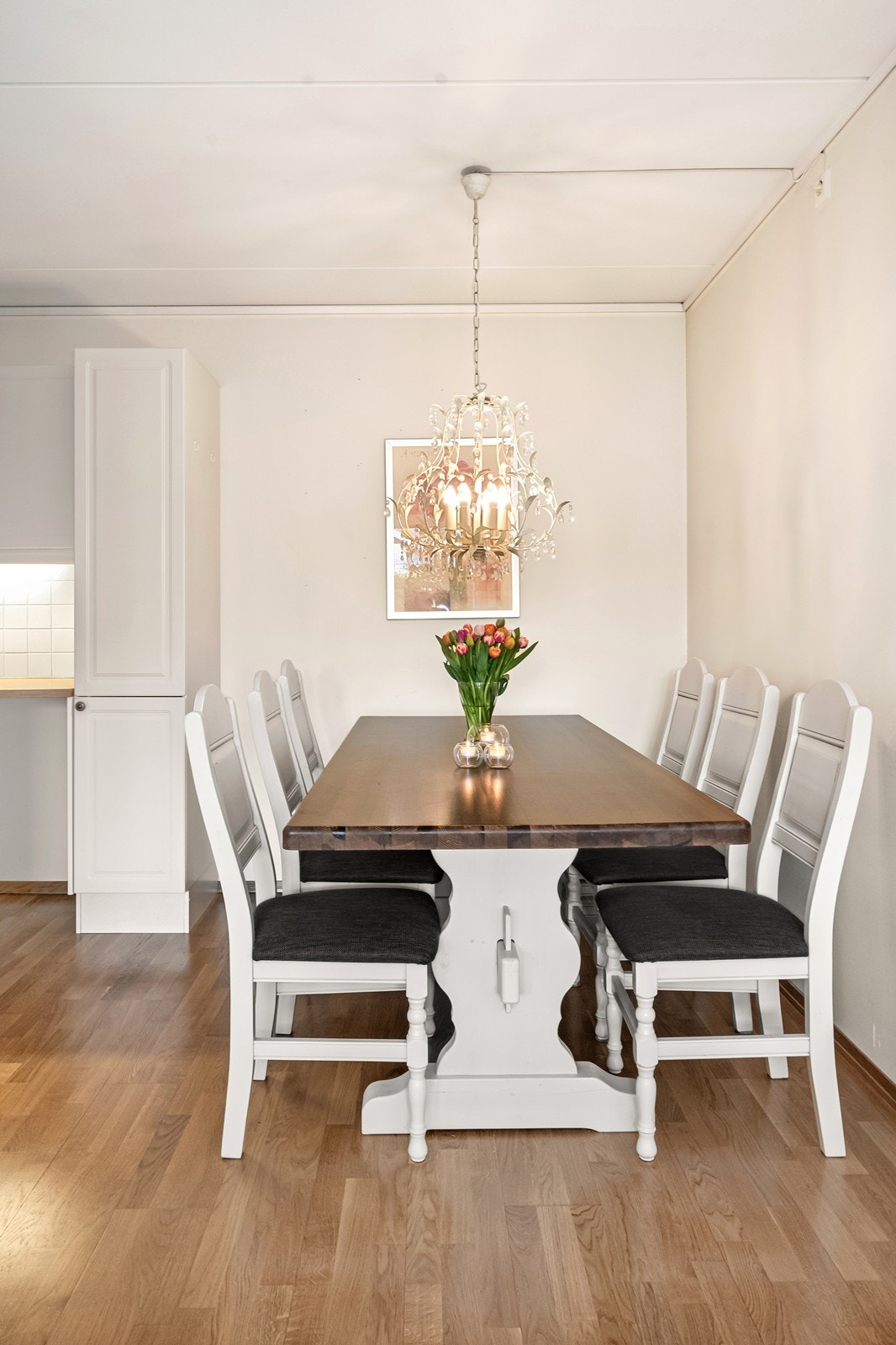 God plass for et større
spisebord. Galleribilde