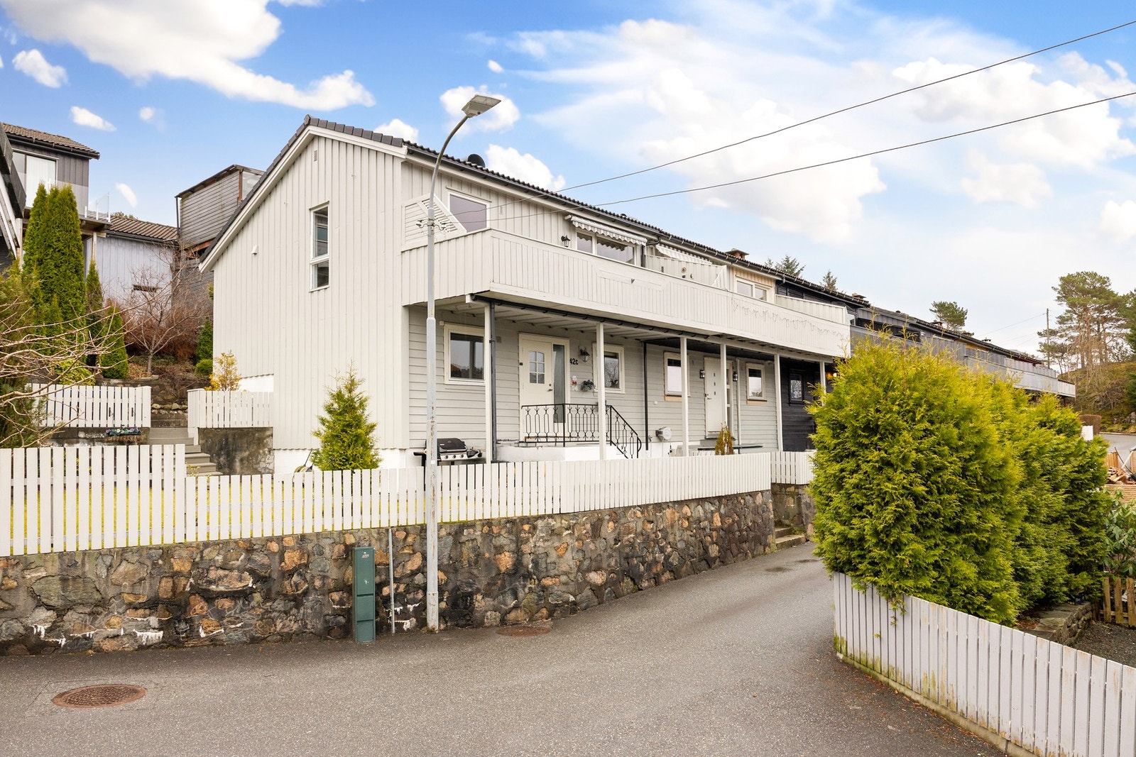 Mekleriet eiendomsmegling v/Mathilde Søderlund har gleden av å presentere Vardesvingen 42C. Foto: Fotograf Christiane Huseklepp. Galleribilde