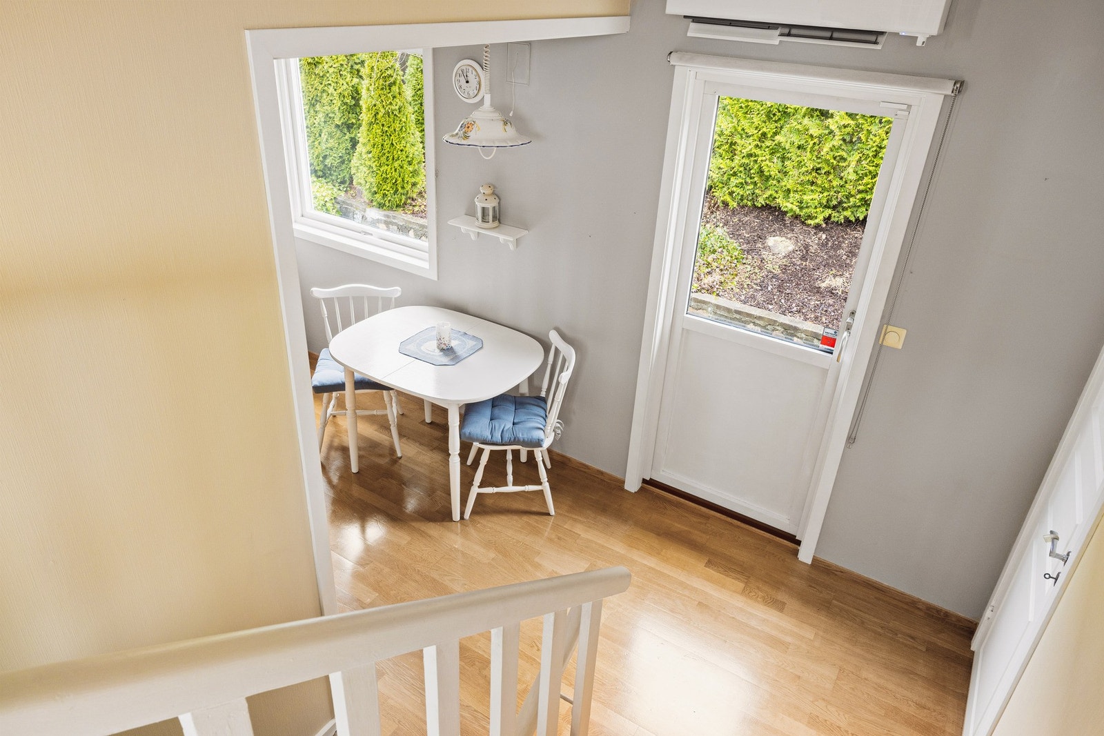 En halvetasje ned til kjøkkenet. Galleribilde