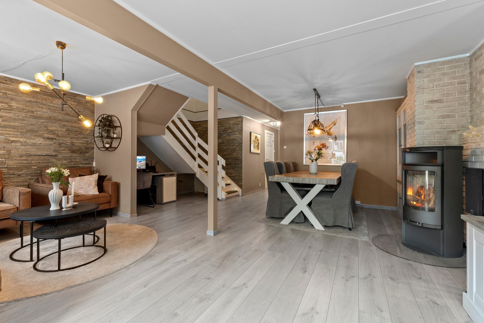 PrivatMegleren ved Trym Stokland har gleden av å presentere Ole Reistads vei 37A! (Foto: Marika Mørkestøl) Galleribilde