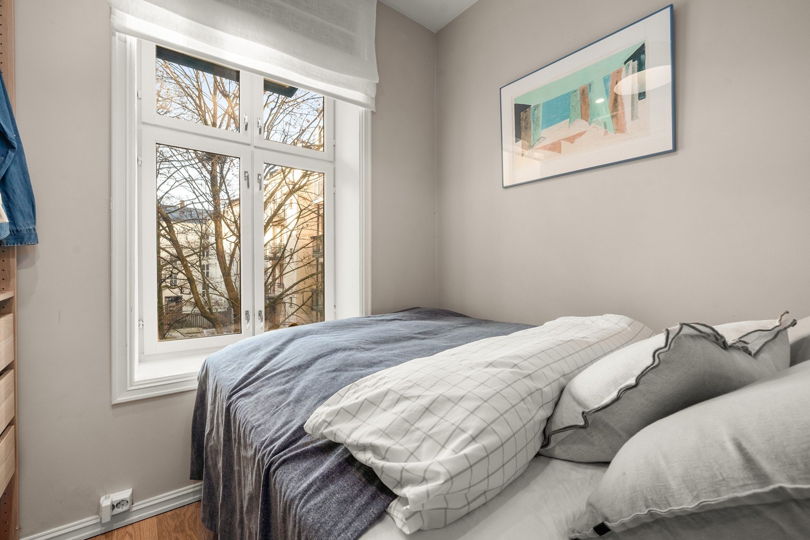 Fra soverommet er det utsyn mot den rolige, felles bakgården. Galleribilde