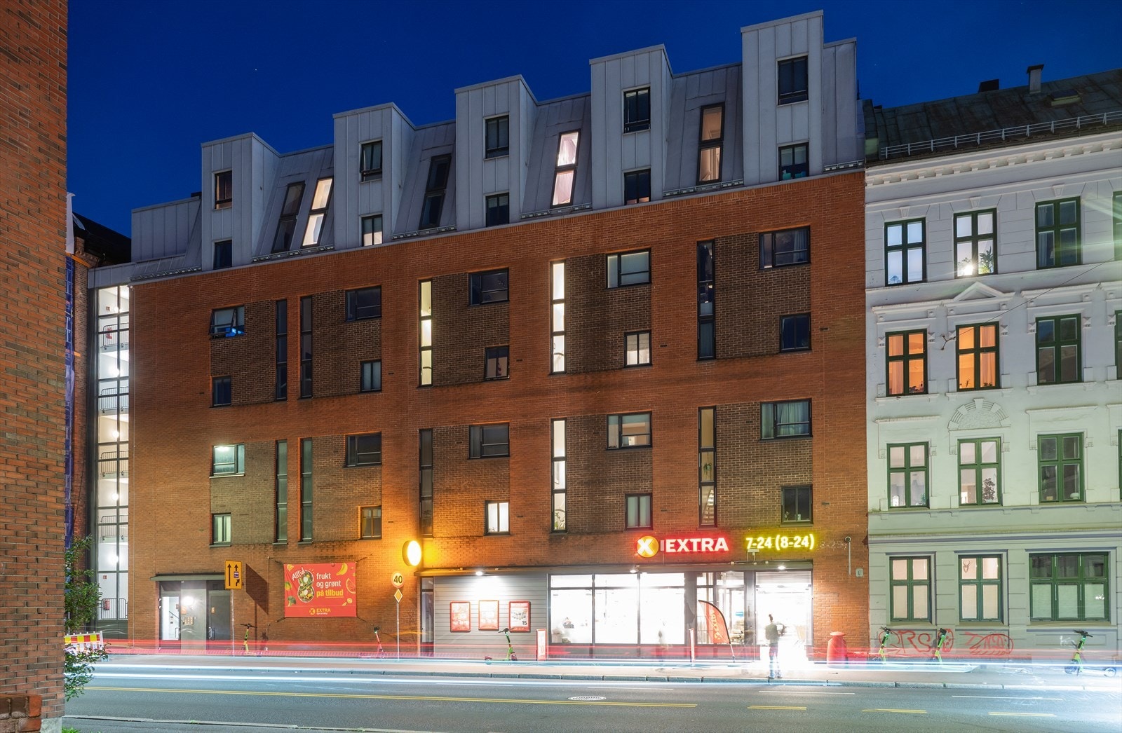 Dagligvarehandelen kan gjøres i Extra Sannergata, ca 100 meter fra Sunnmørgata 1A Galleribilde