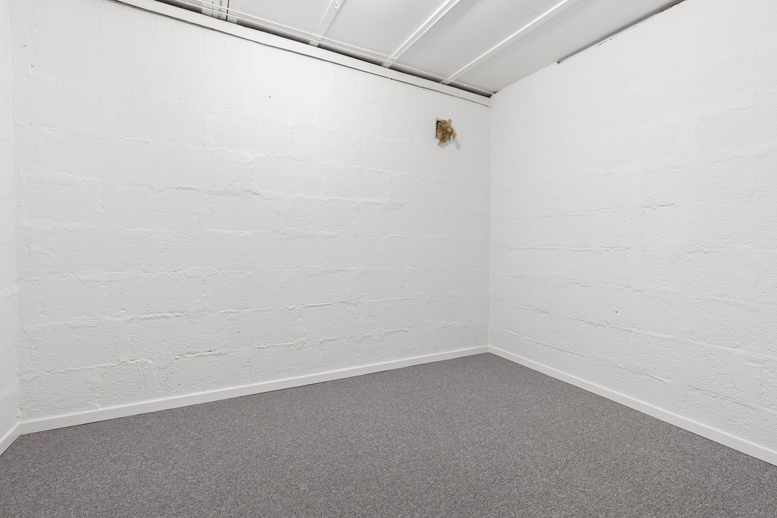 Det er ellers ekstra lagringsplass i to boder og flere rom. Galleribilde