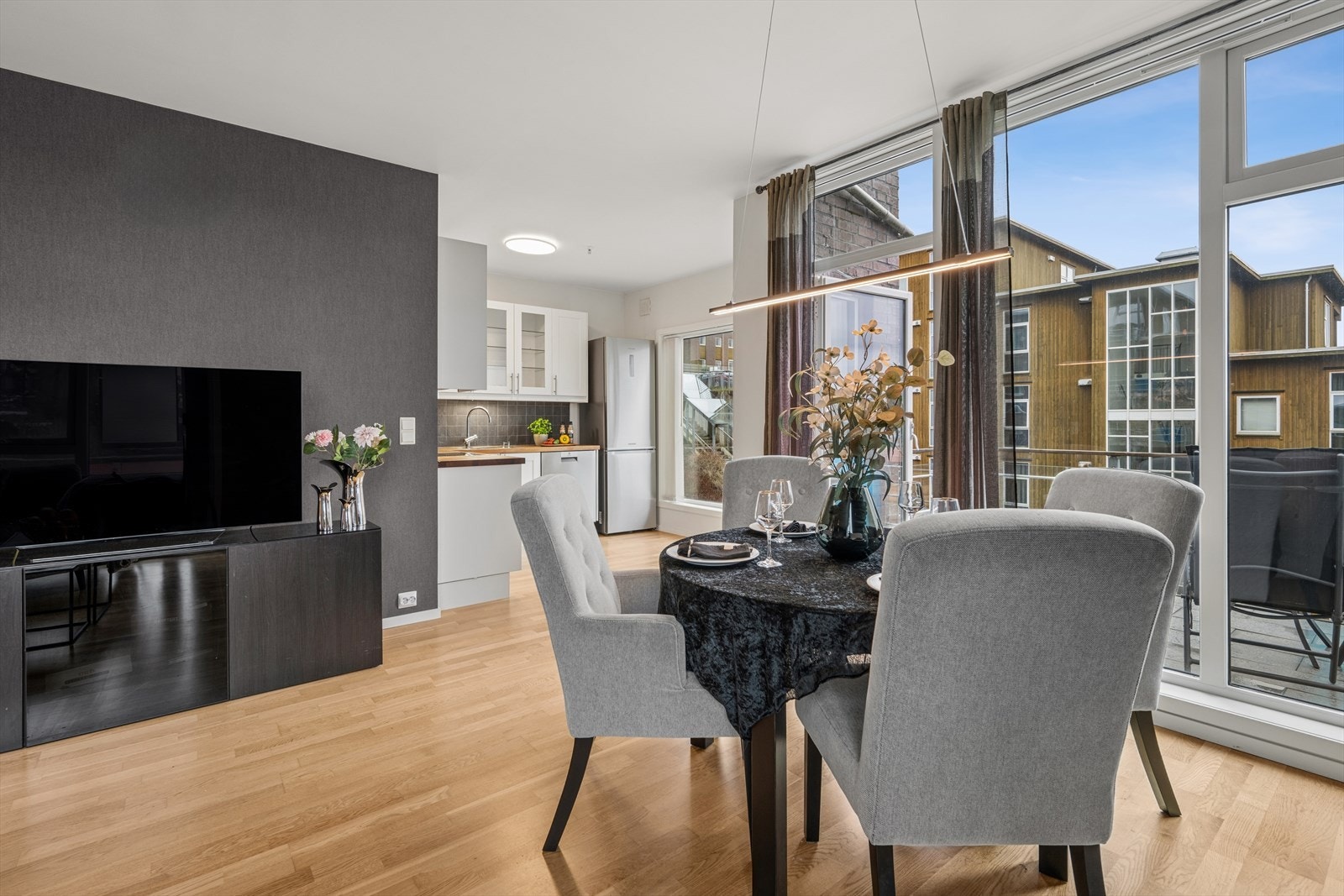 DNB Eiendom V/Meriton Gashi har gleden av å presentere Sørbøbakken 7 - En tiltalende 3-roms leilighet med attraktiv beliggenhet på populære Sørbø. Galleribilde