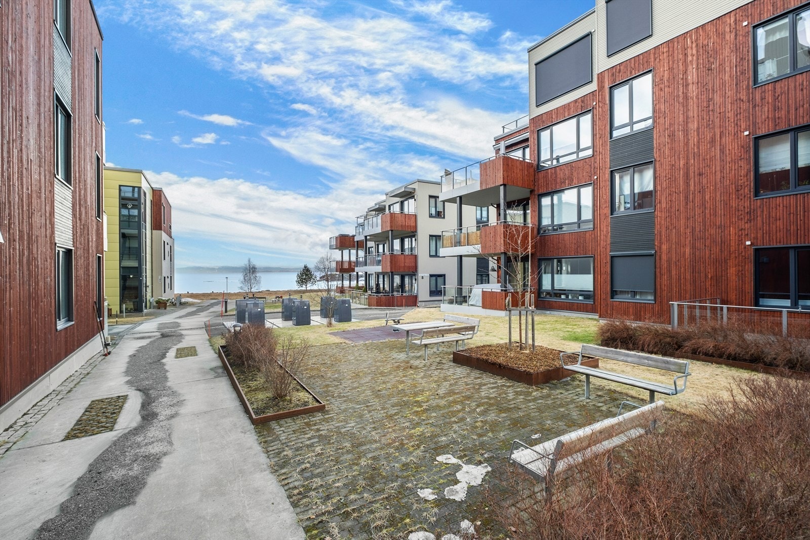 Boligen tar del i et velstående sameie med godt opparbeidede fellesarealer Galleribilde