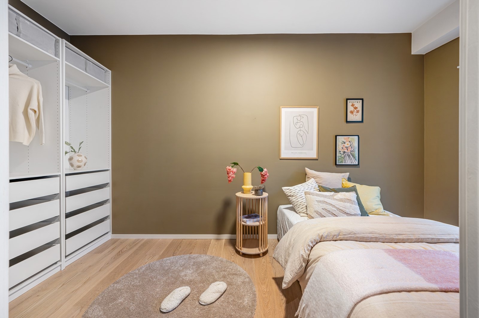 Romslig soverom på 13 kvm. Galleribilde