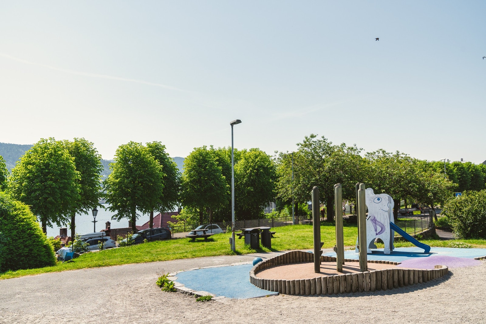 Barnevennlig område nært lekeplass, skole og barnehage. Galleribilde