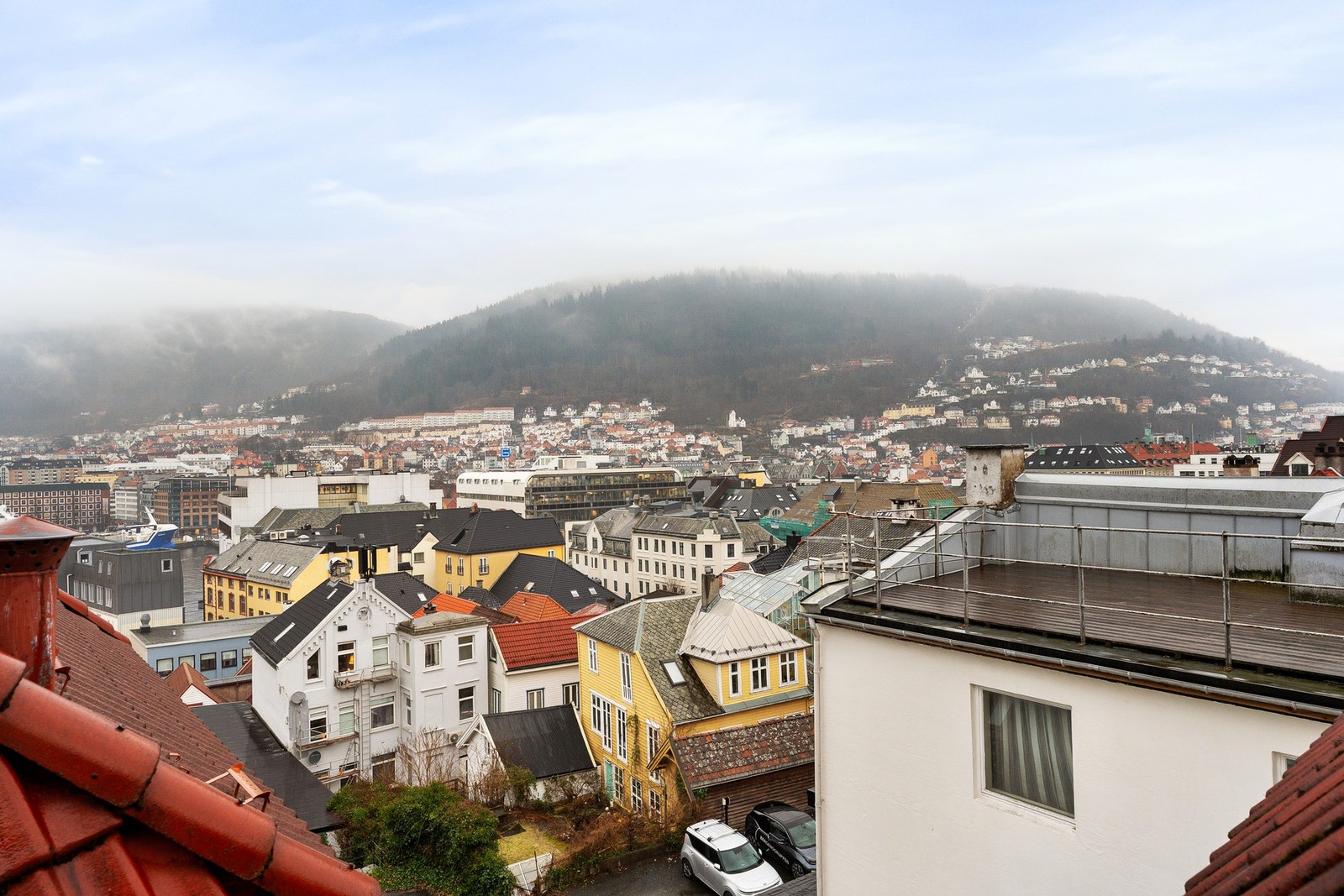 Fra loftsetasjen har du nydelig utsikt utover Bergen sentrum. Galleribilde