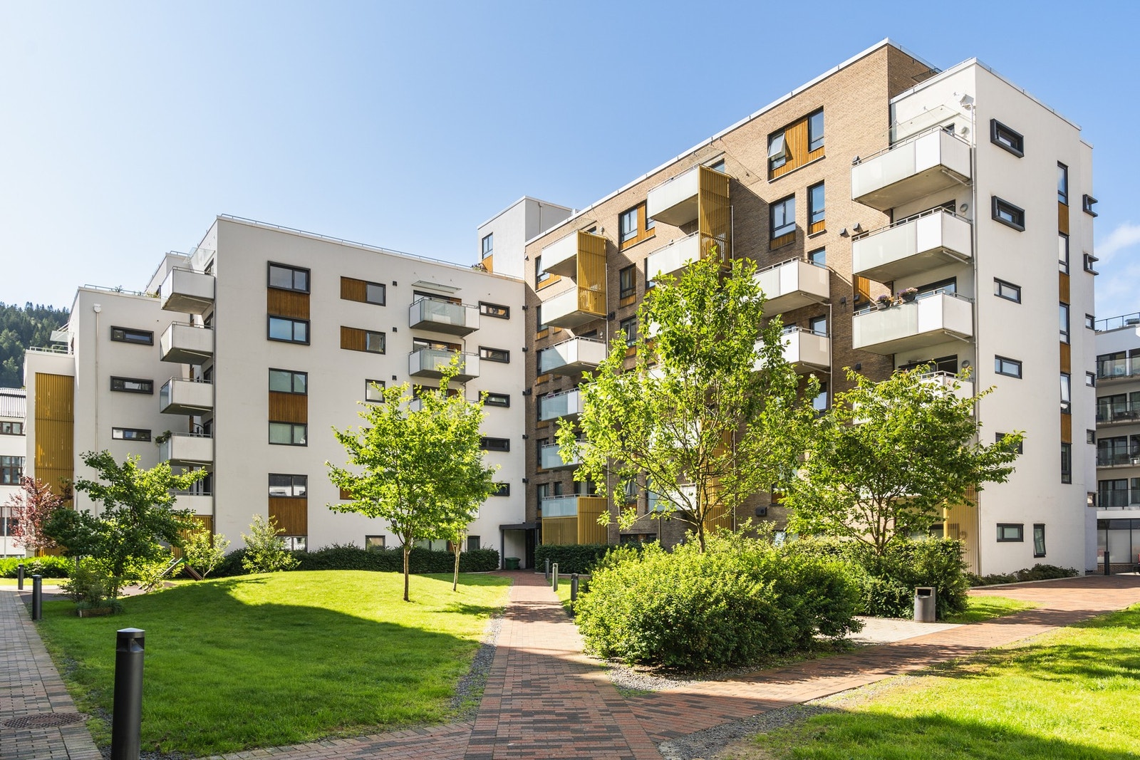 Sameiet består av 223 leiligheter og har et pent opparbeidet fellesareal. Galleribilde