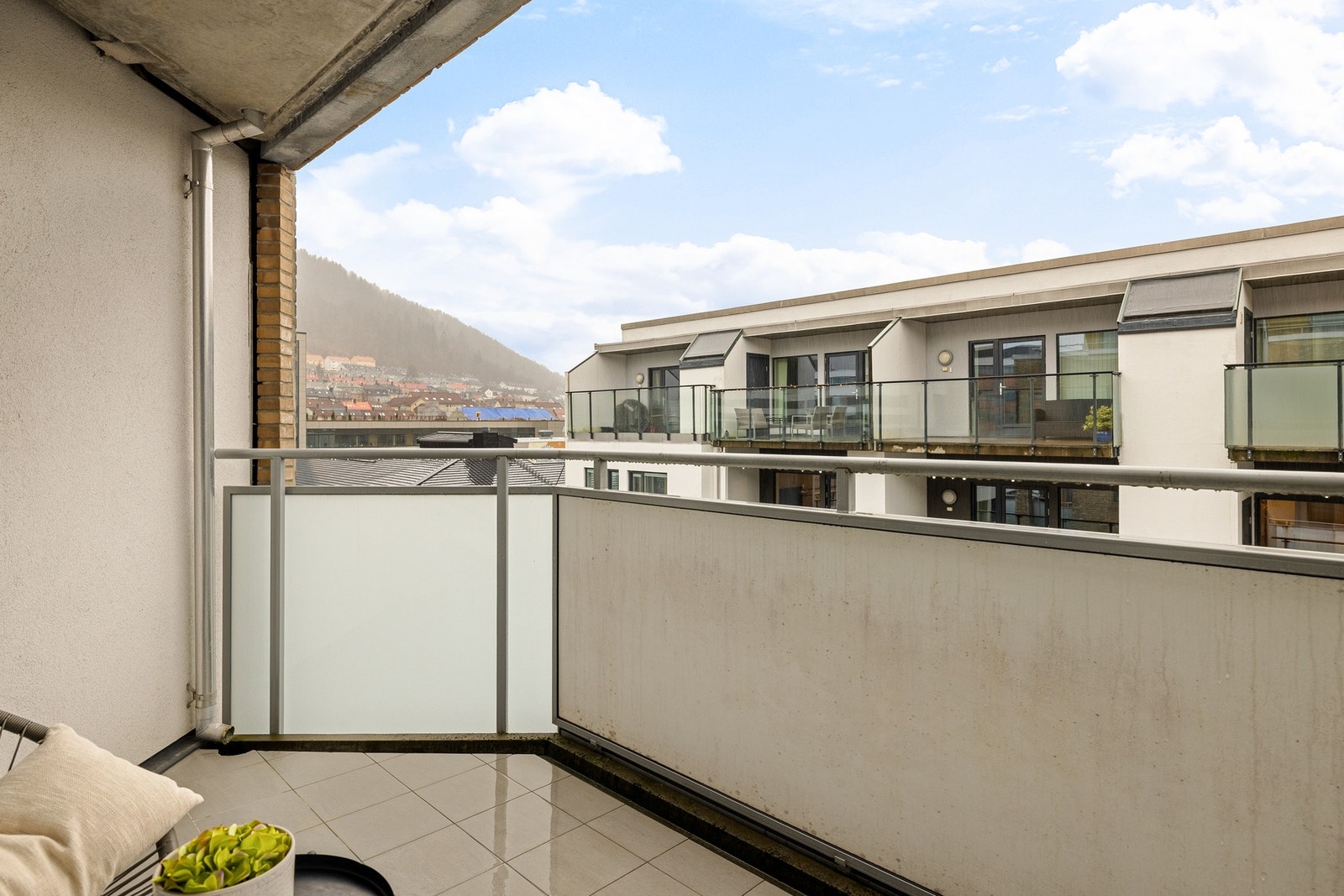 Her kan man nyte ettermiddags- og kveldssol. Galleribilde