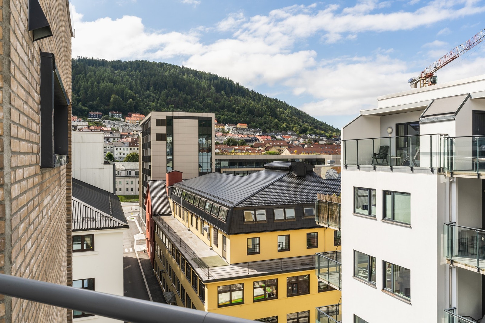 Utsikt mot Løvstakken (bildet tatt august 2023). Galleribilde