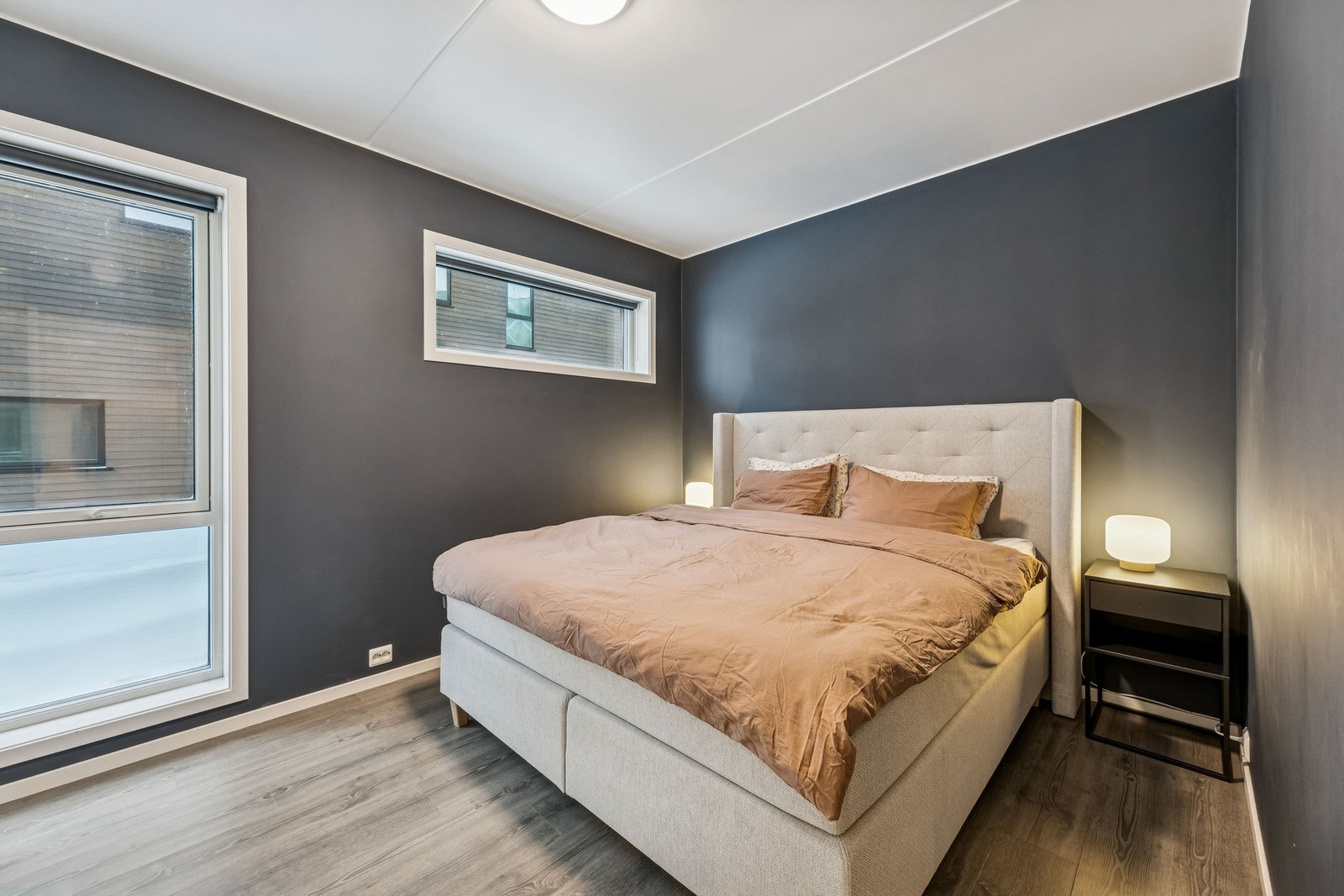 Hovedsoverom med skyvedørsgarderobe Galleribilde