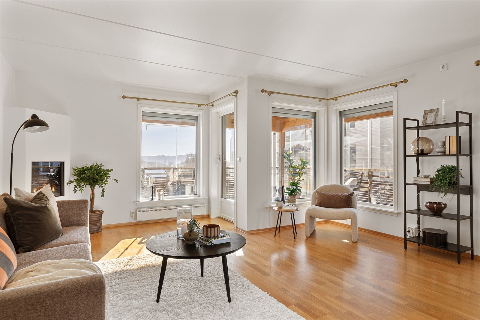 Koselig og lys stue Galleribilde