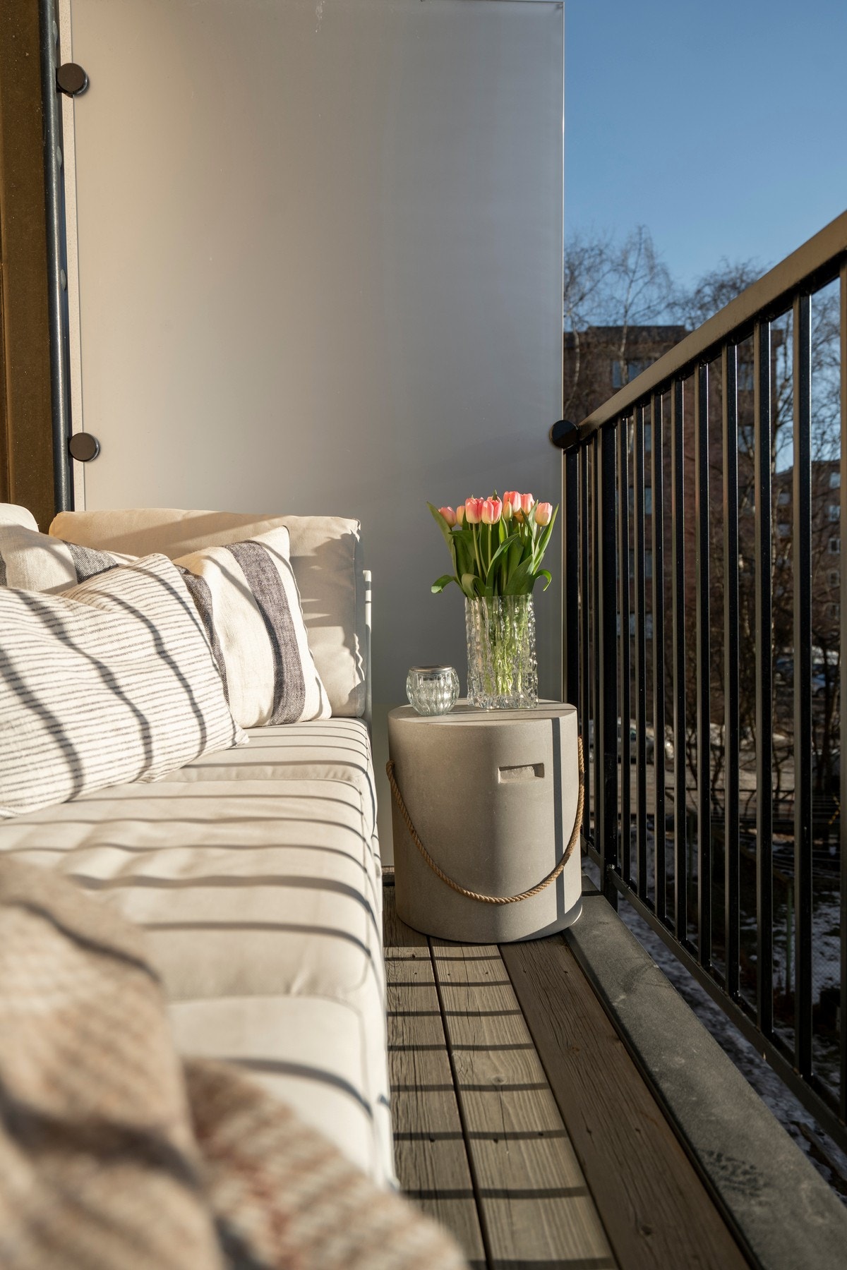 God plass til å innrede med sofagruppe. Galleribilde