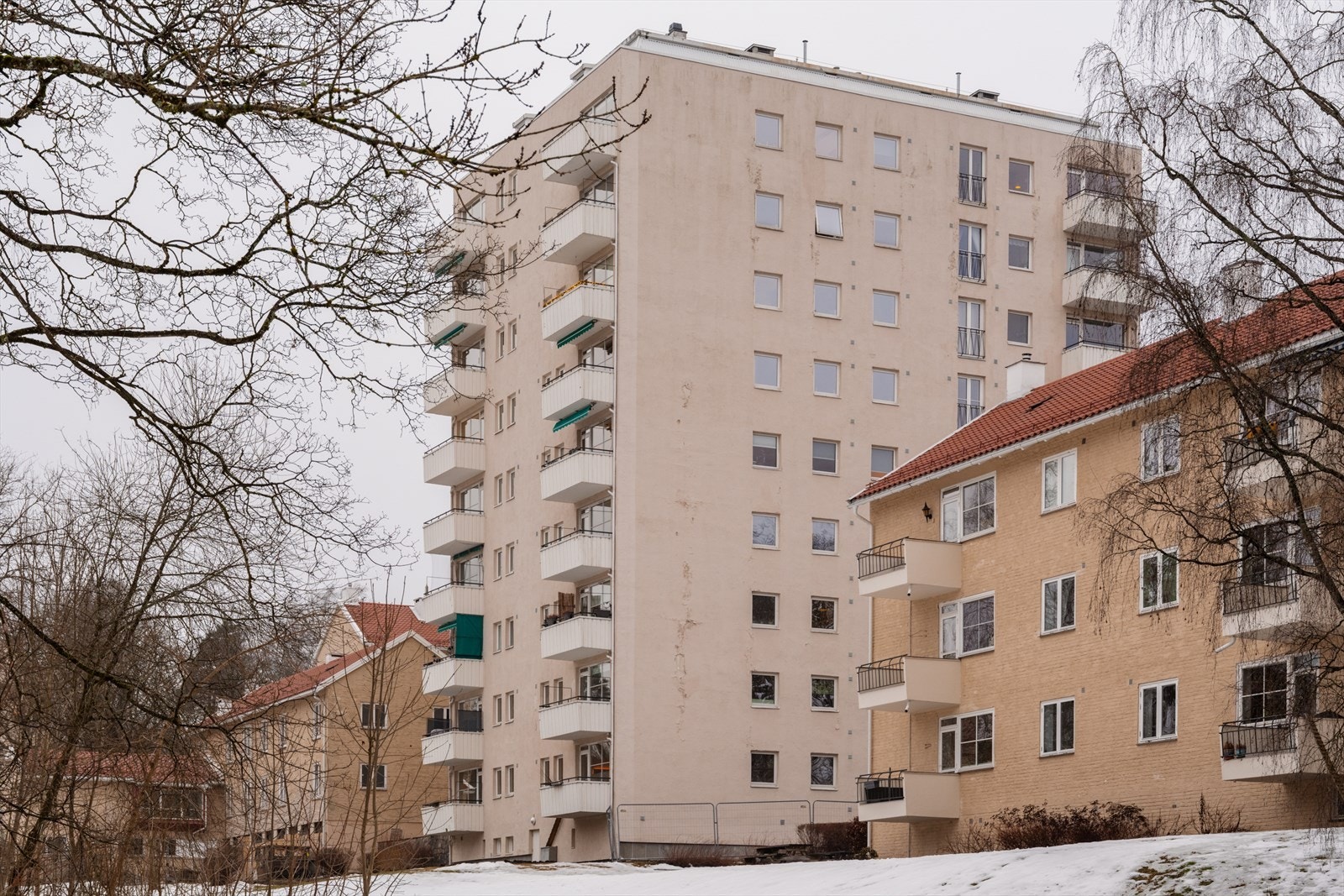 Bygget har heisadkomst og ligger skjermet til innerst i en blindvei. Galleribilde