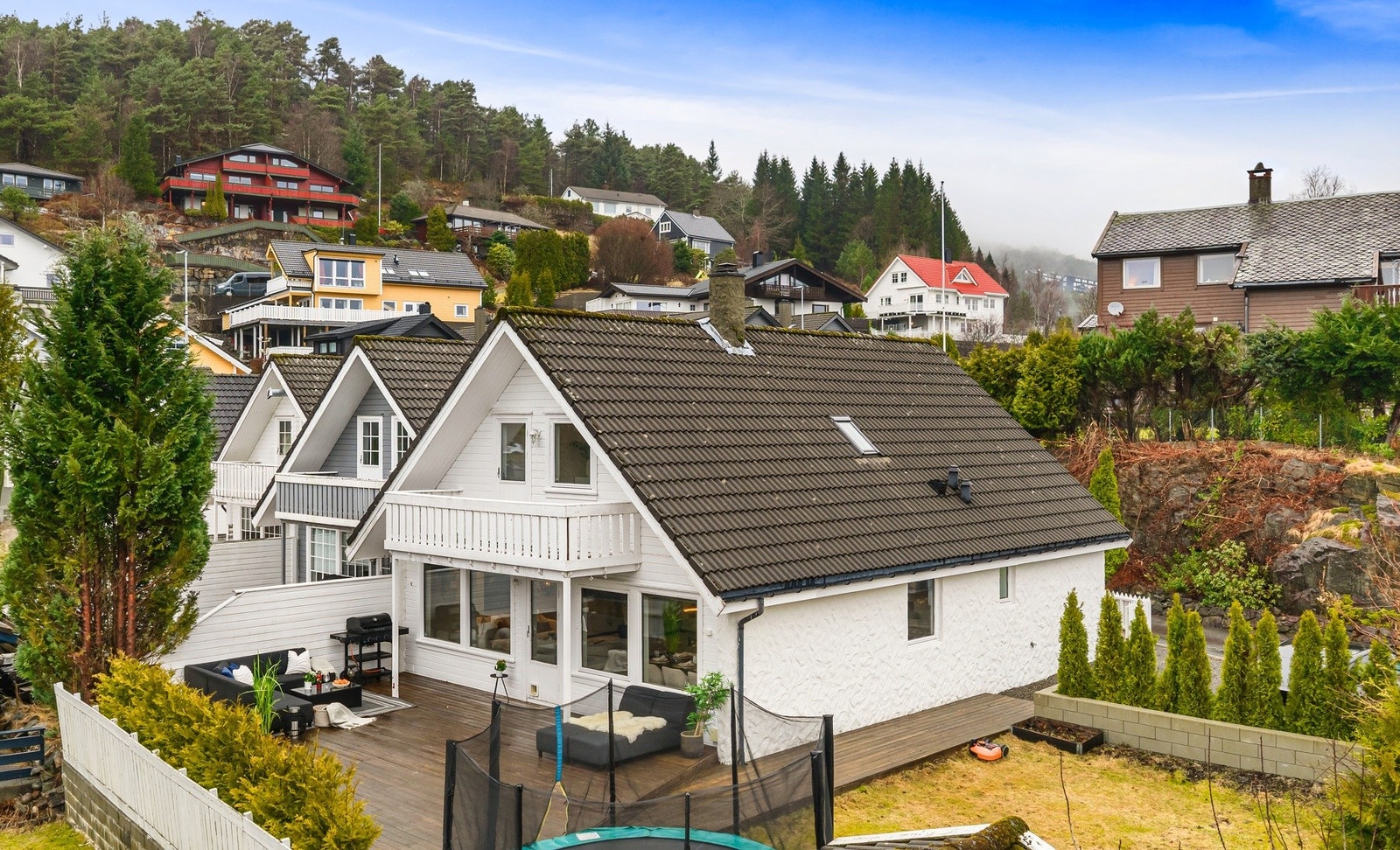 Endebeliggenhet gir ekstra gode utearealer og en luftig plassering i rekken. Galleribilde