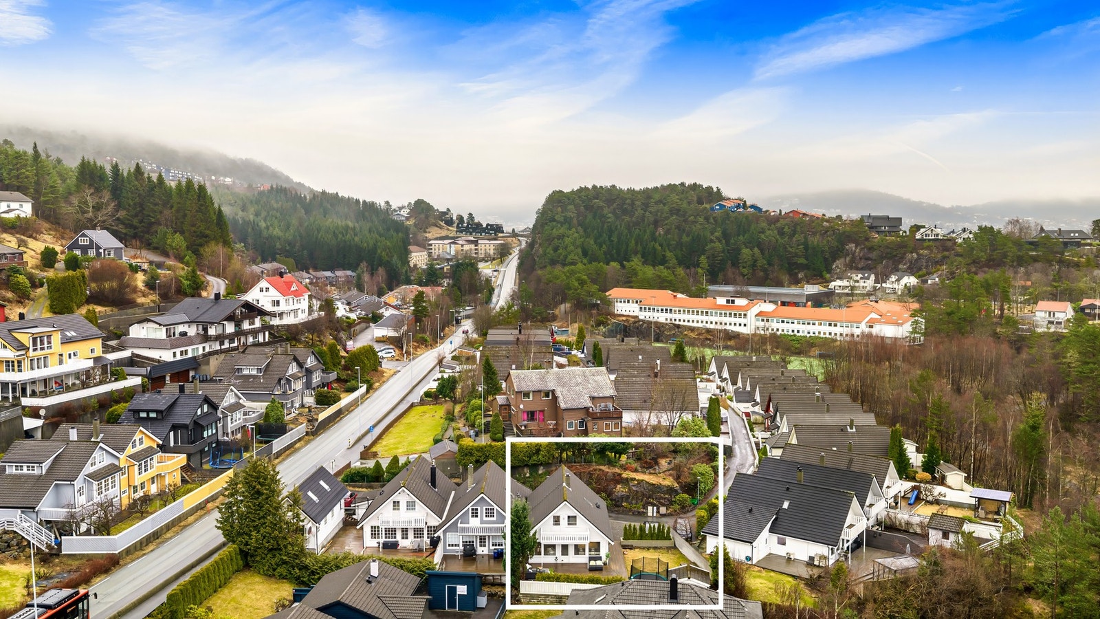 Attraktiv og etablert, med et familievennlig nærmiljø. Galleribilde