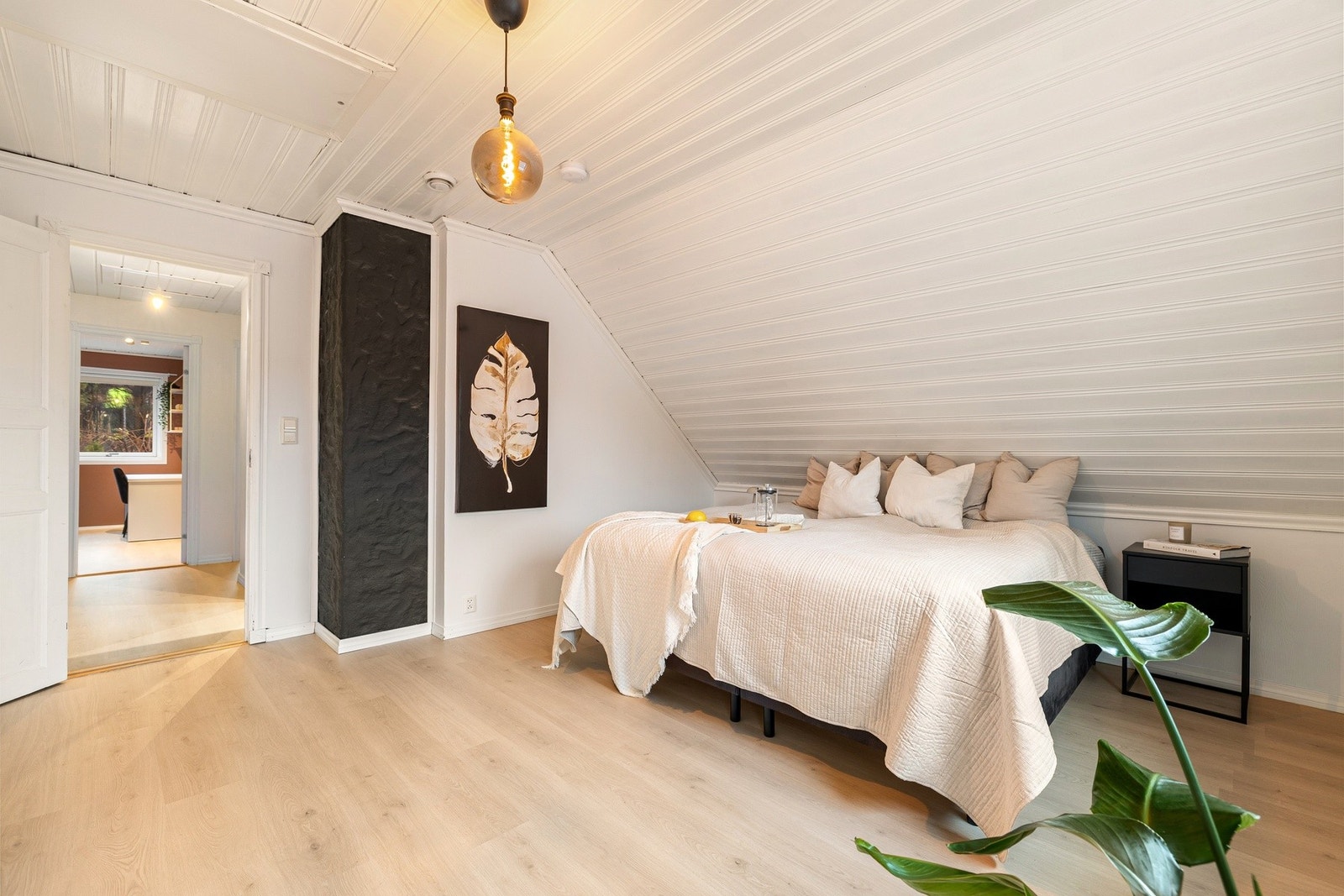 Soverom med lys og luftig karakter, flere innredningsmuligheter. Galleribilde