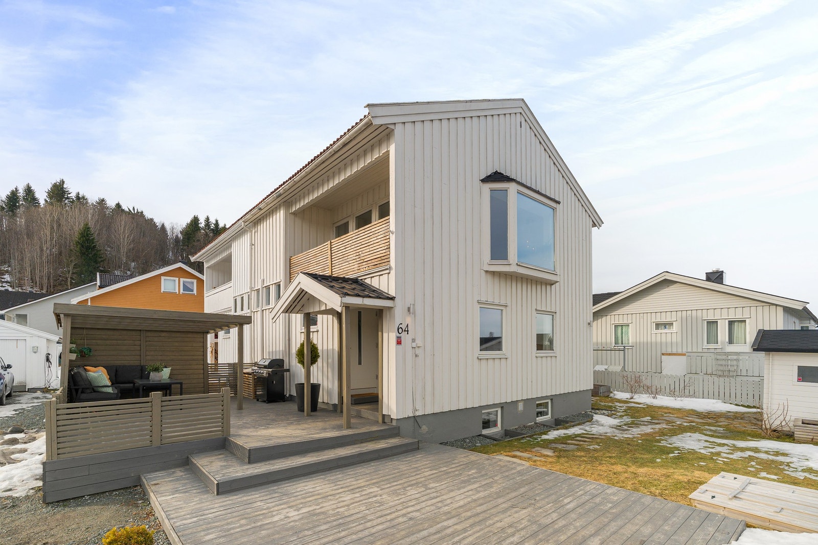 Boligen fremstår som velholdt, og er også betydelig oppgradert i senere tid. Galleribilde