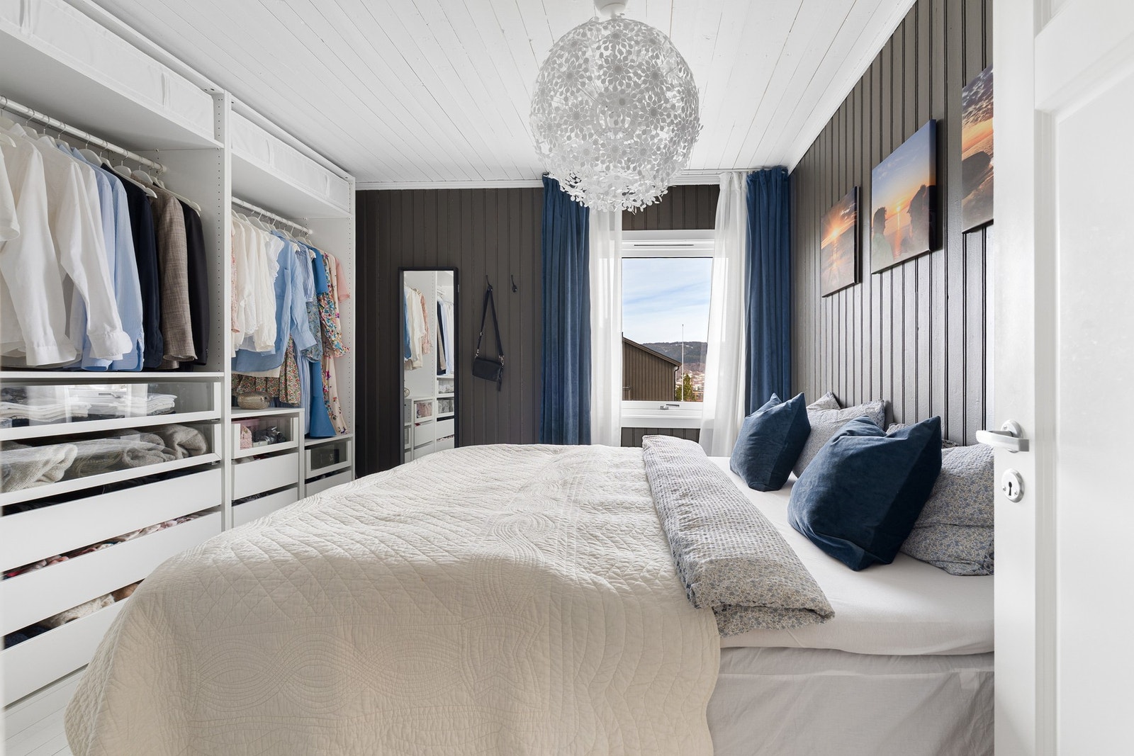 Stort og romslig soverom på 11kvm. Galleribilde