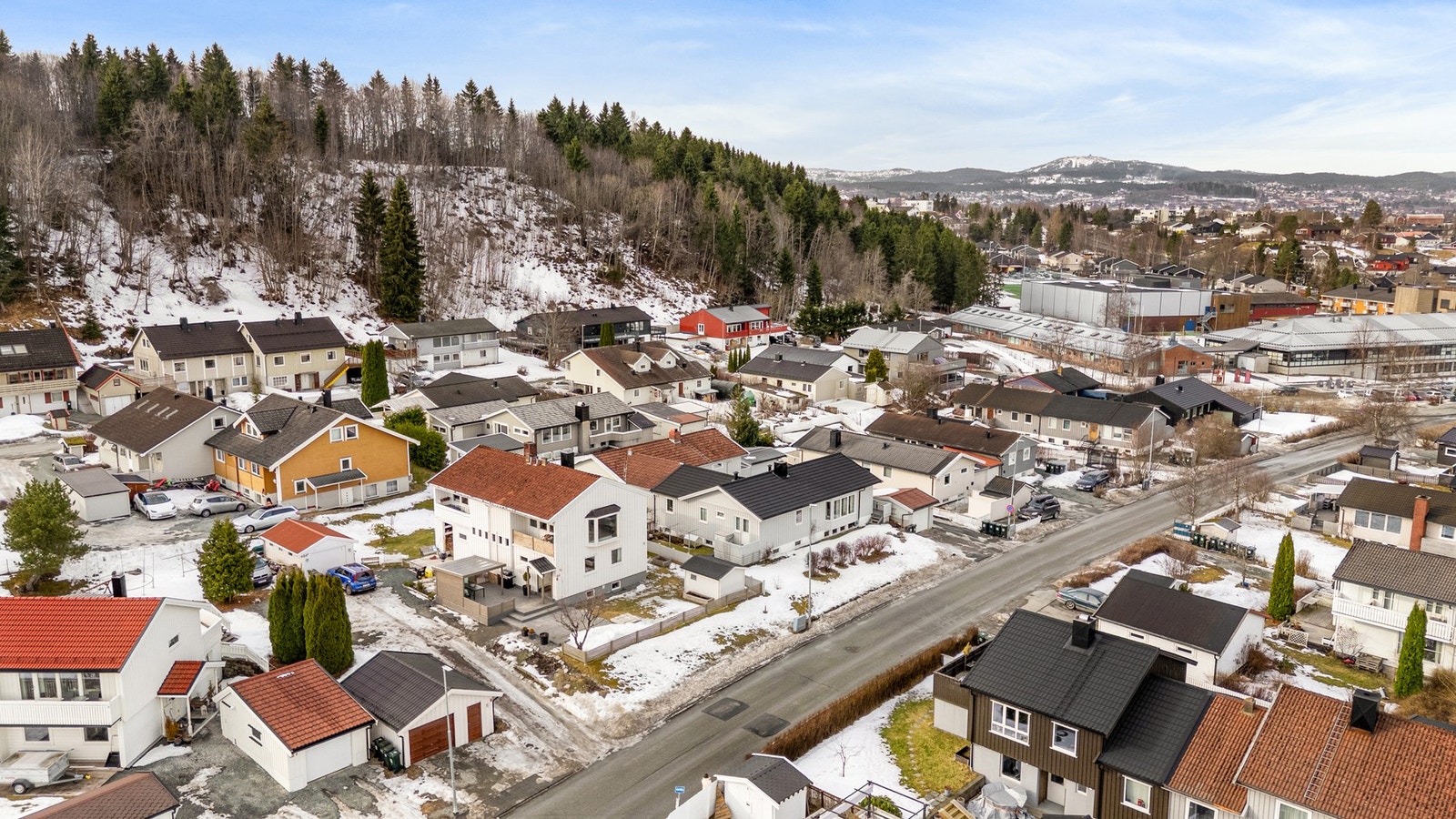 Kort og trygg skolevei fra eiendommen. Galleribilde