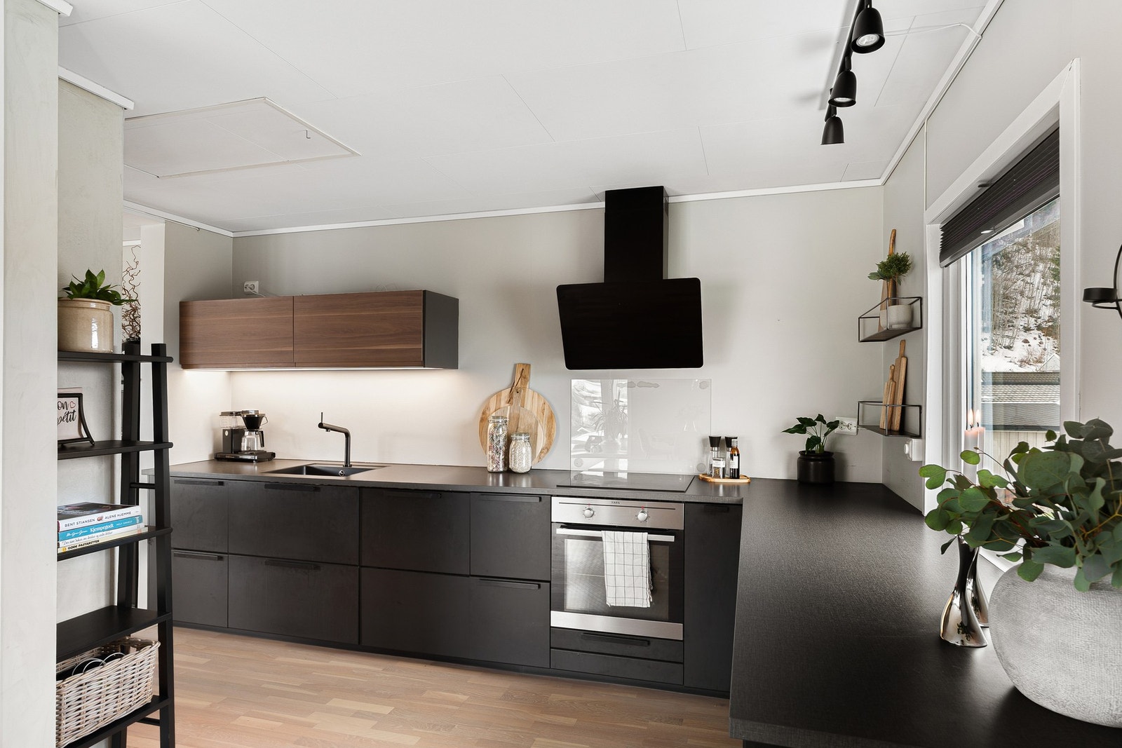 Moderne og pent kjøkken oppgradert i 2019. Galleribilde