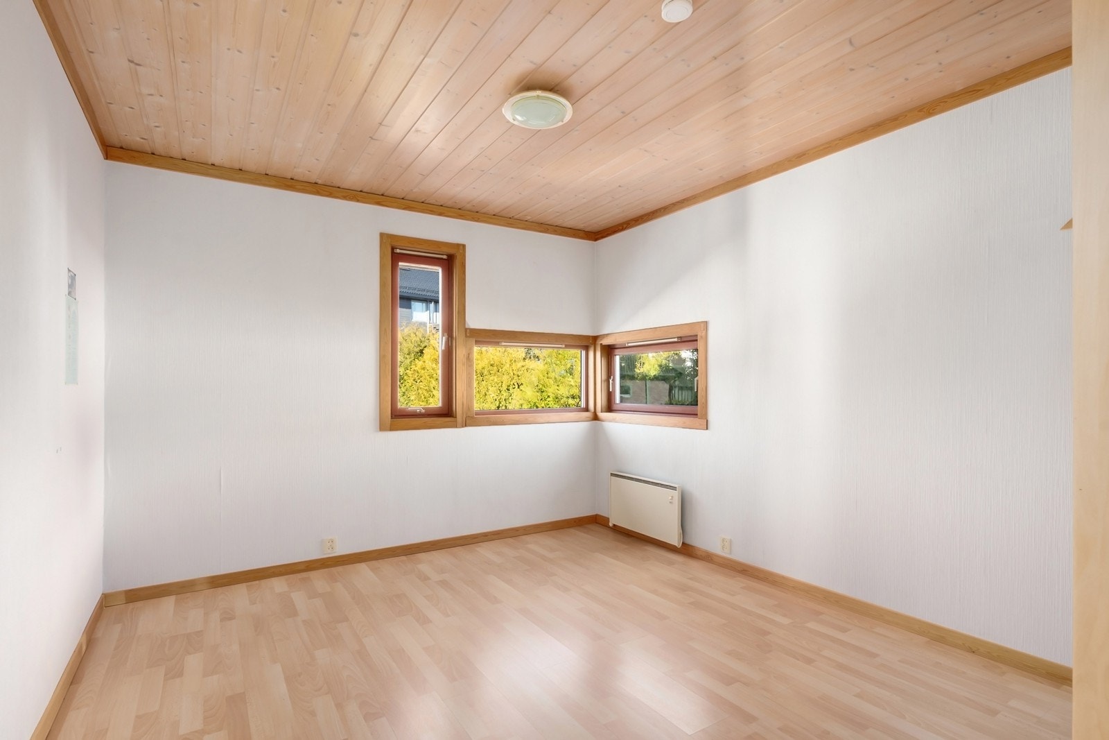 Soverommene har god størrelse og flere vinduer. Galleribilde