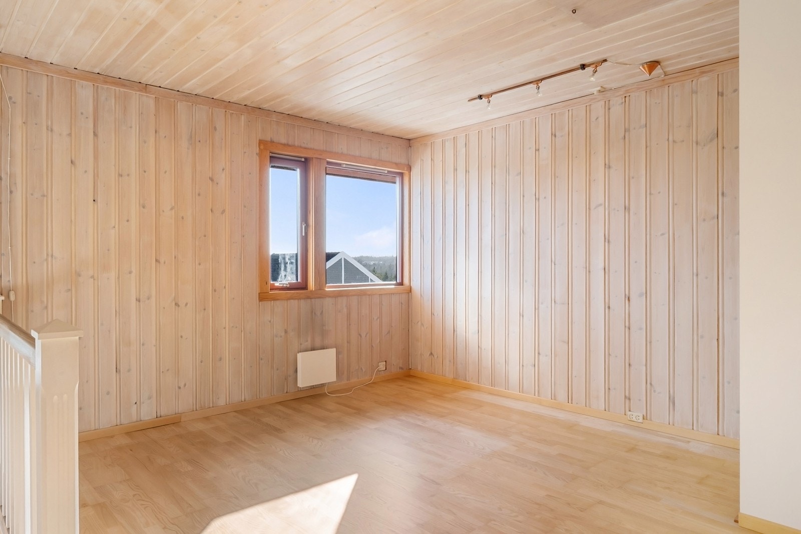 Allrom/stue i 2. etasje gir mange bruksmuligheter! Galleribilde