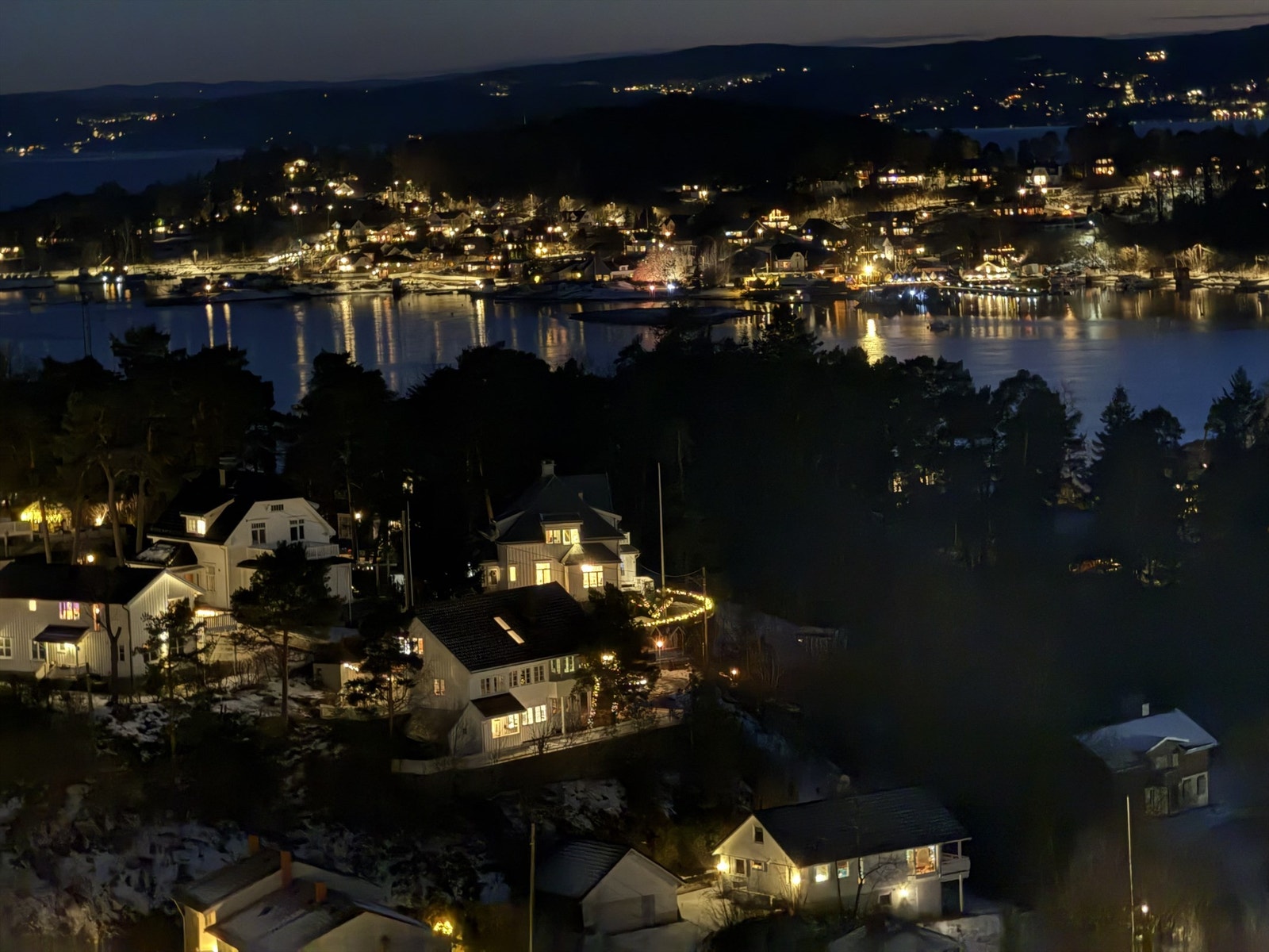 Utsiktsbilde på kveld, tatt av selger Galleribilde