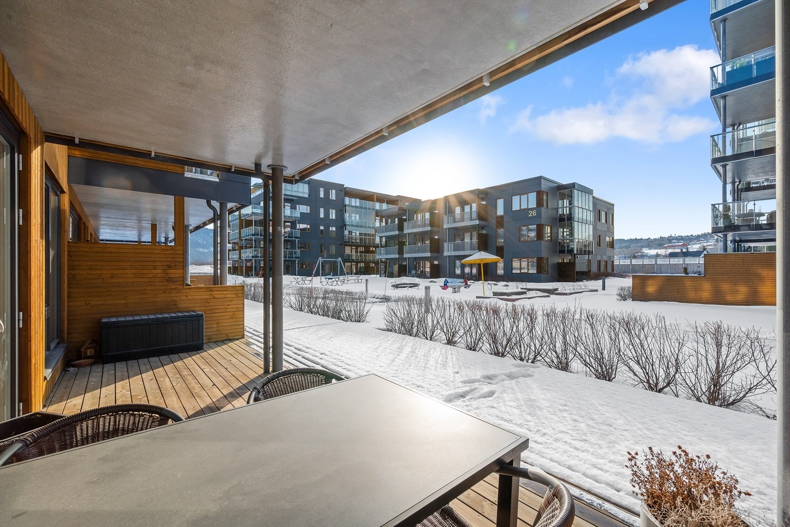 Leiligheten har en vestvendt terrasse på ca. 35 kvm. Galleribilde