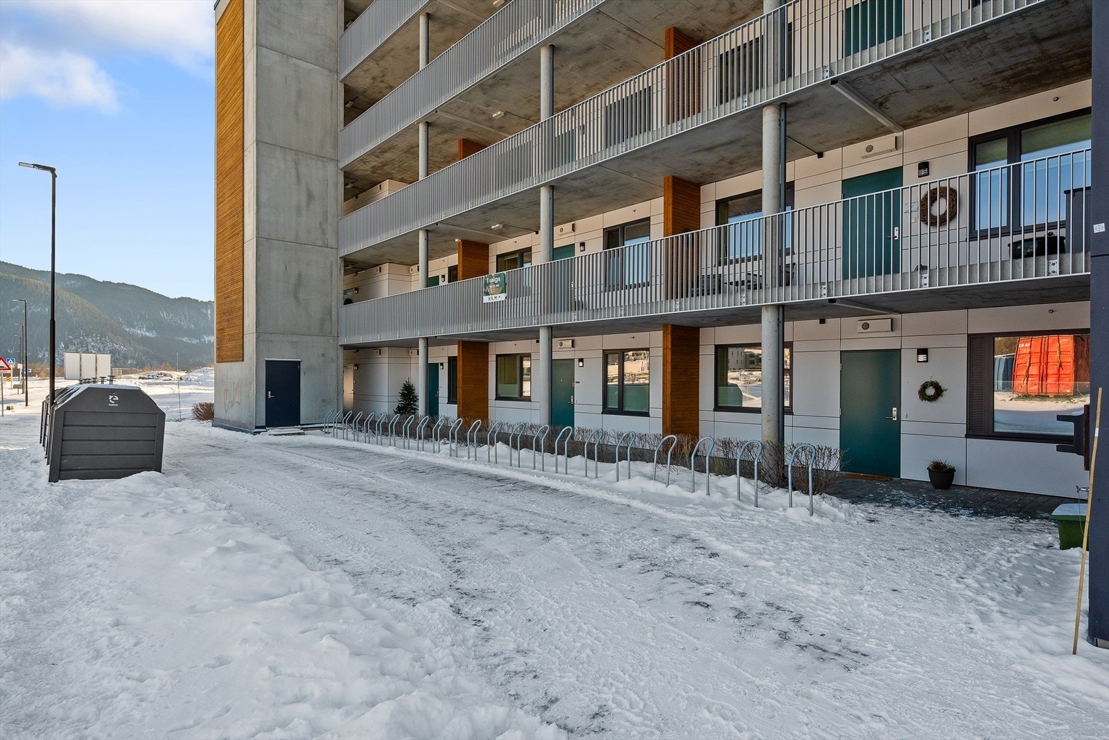 Sameiet har flotte, grønne fellesområder uten næring i 1.etg. Galleribilde