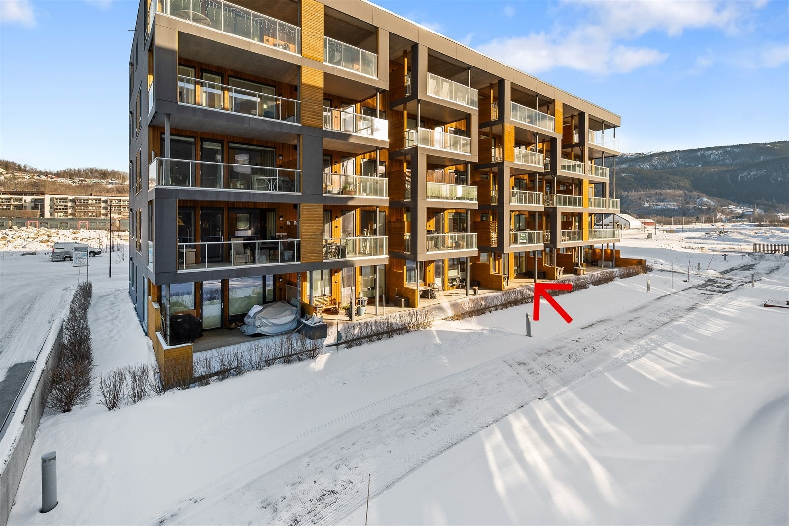 Pilen viser leilighetens beliggenhet. Galleribilde