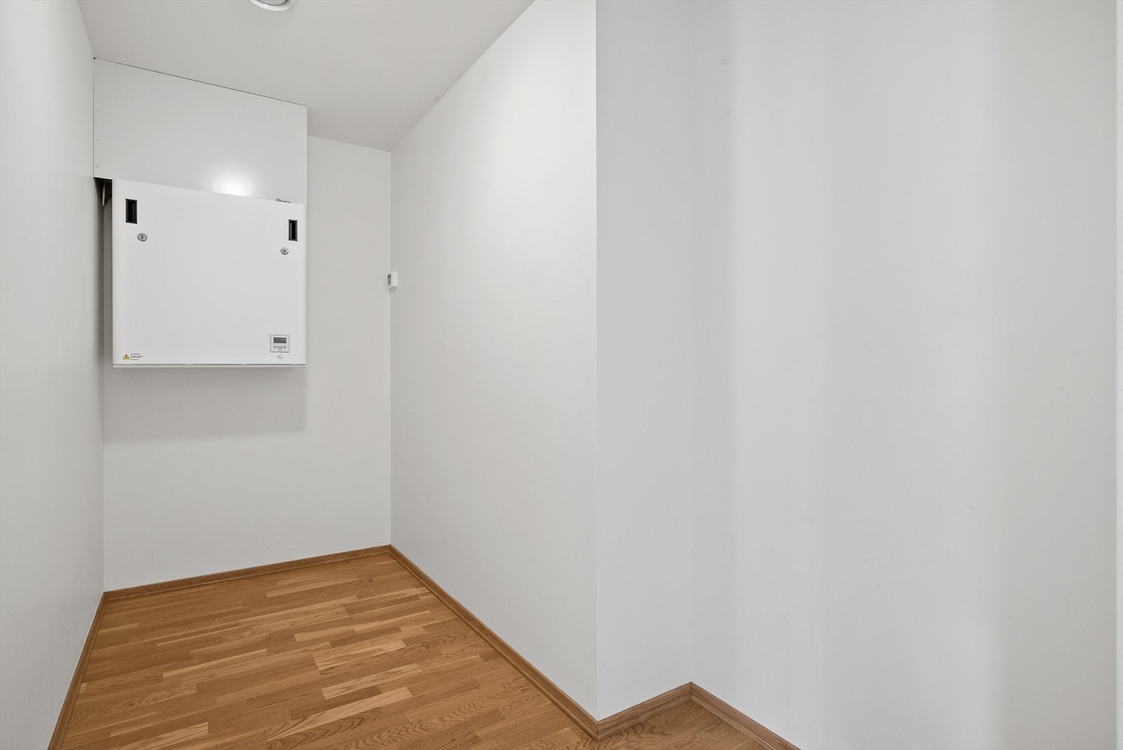 I tilknytting stuen er det en innvendig bod/teknisk-rom på 4 kvm. Galleribilde