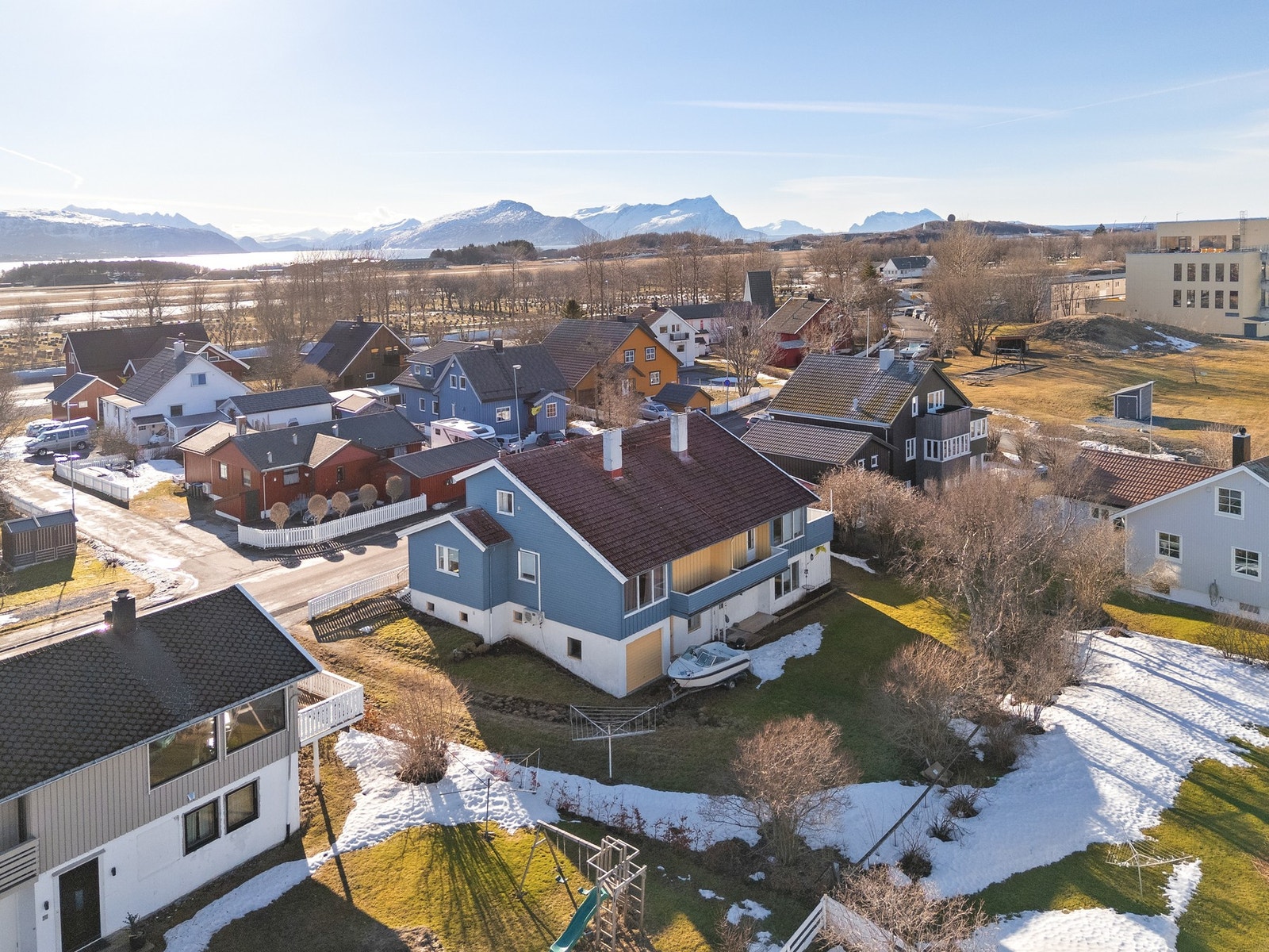 Velkommen til Torvgata 58 A! Innholdsrik bolig med stor hage! Foto: LEEL Media Galleribilde
