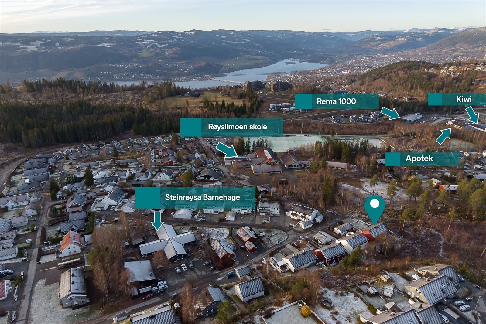 Fra eiendommen er det gangavstand til bla. barnehager, barneskole, lekeplass og offentlig kommunikasjon med god forbindelse til Lillehammer sentrum. Galleribilde