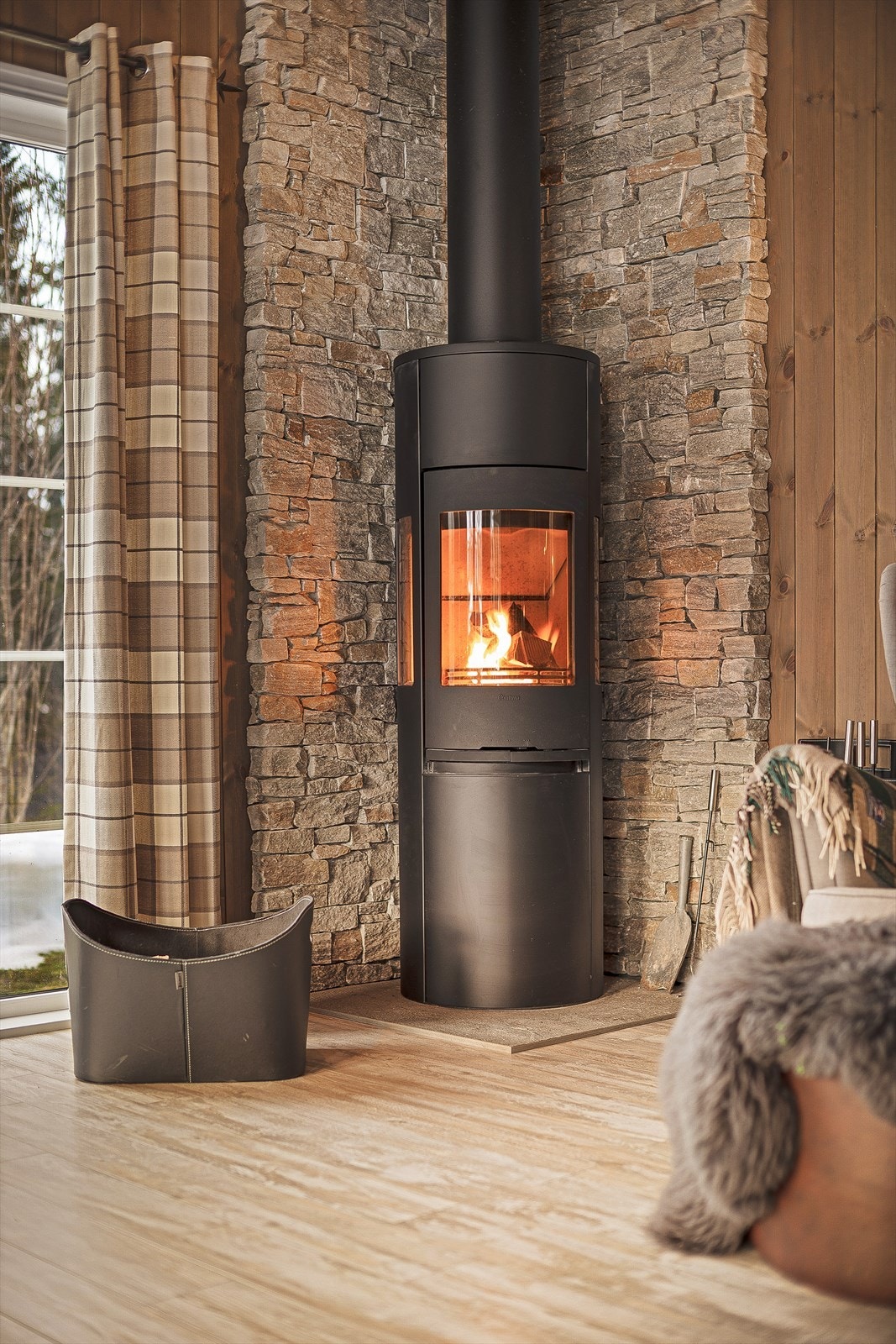 Installert ildsted, pipeløp og brannvegg i 2022 Galleribilde