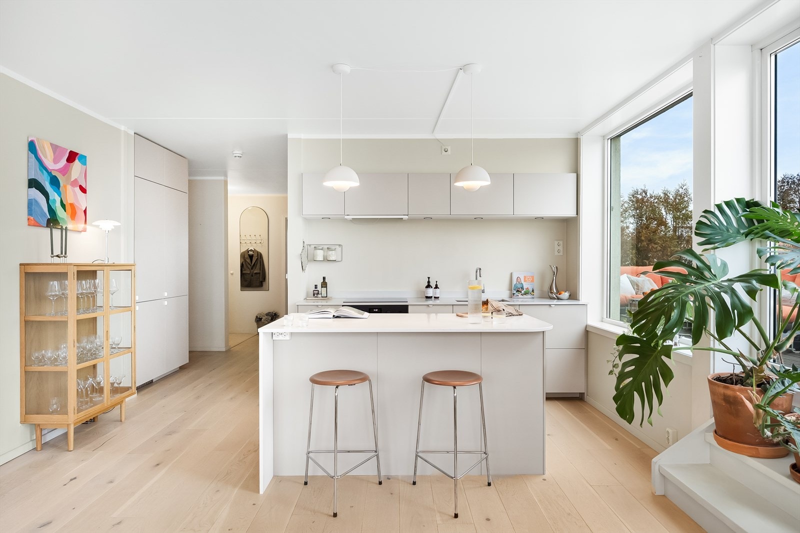 Moderne og tidsriktig kjøkken fra Ikea. Galleribilde