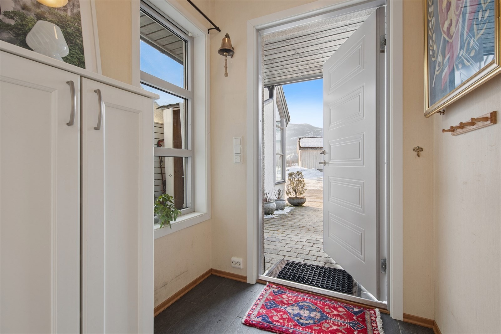 Den lyse entrèen gir en ekstra hyggelig velkomst. Galleribilde