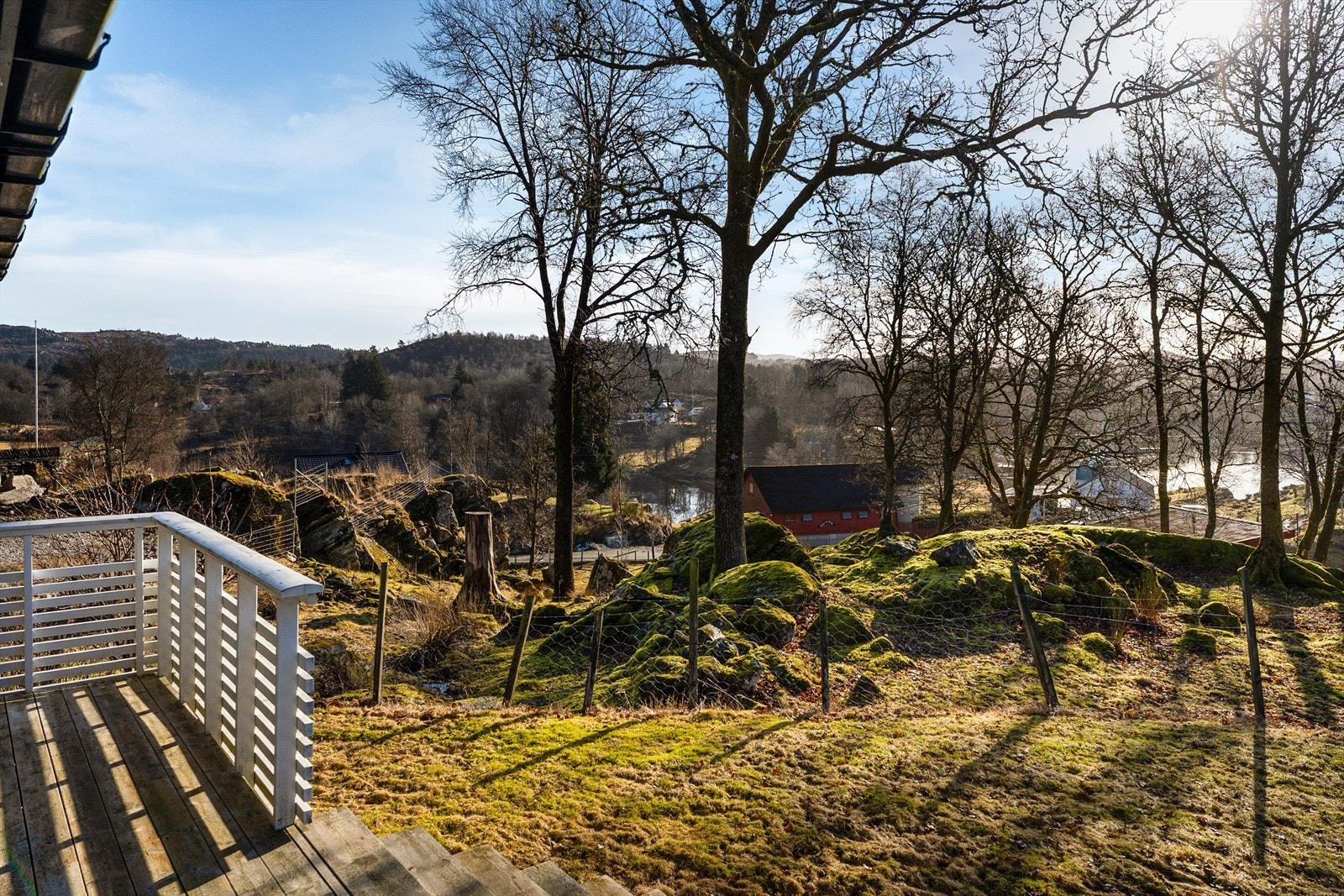 Stor plen med gode lekemuligheter. Galleribilde